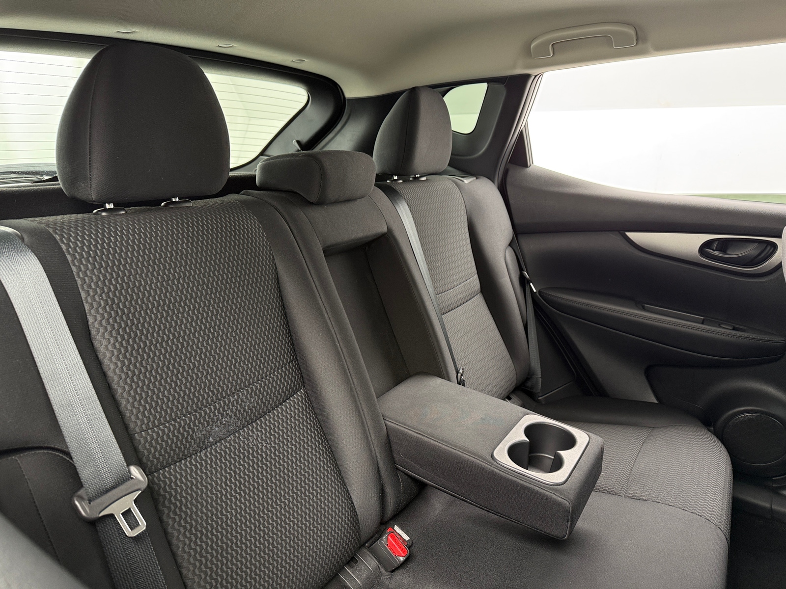 Thumbnail: 2020 Nissan Rogue Sport - 6