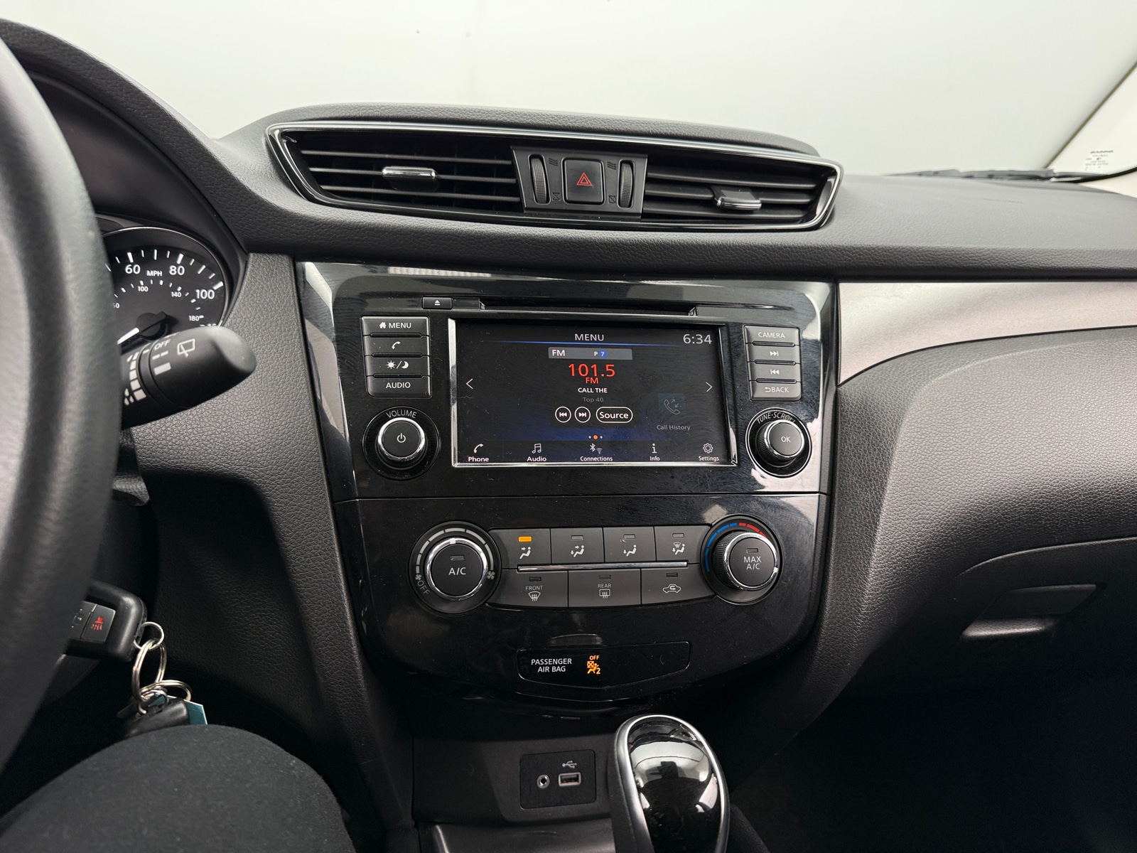 Thumbnail: 2020 Nissan Rogue Sport - 4