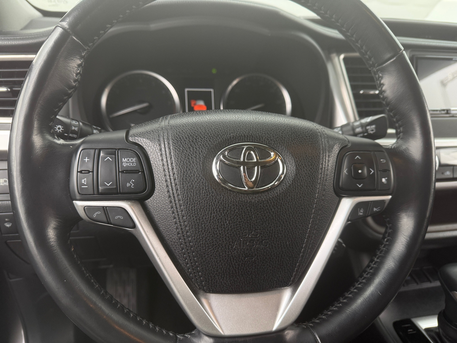 Thumbnail: 2017 Toyota Highlander - 4