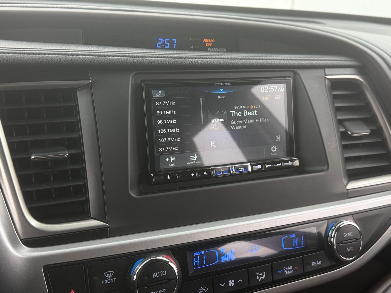 Thumbnail: 2017 Toyota Highlander - 3