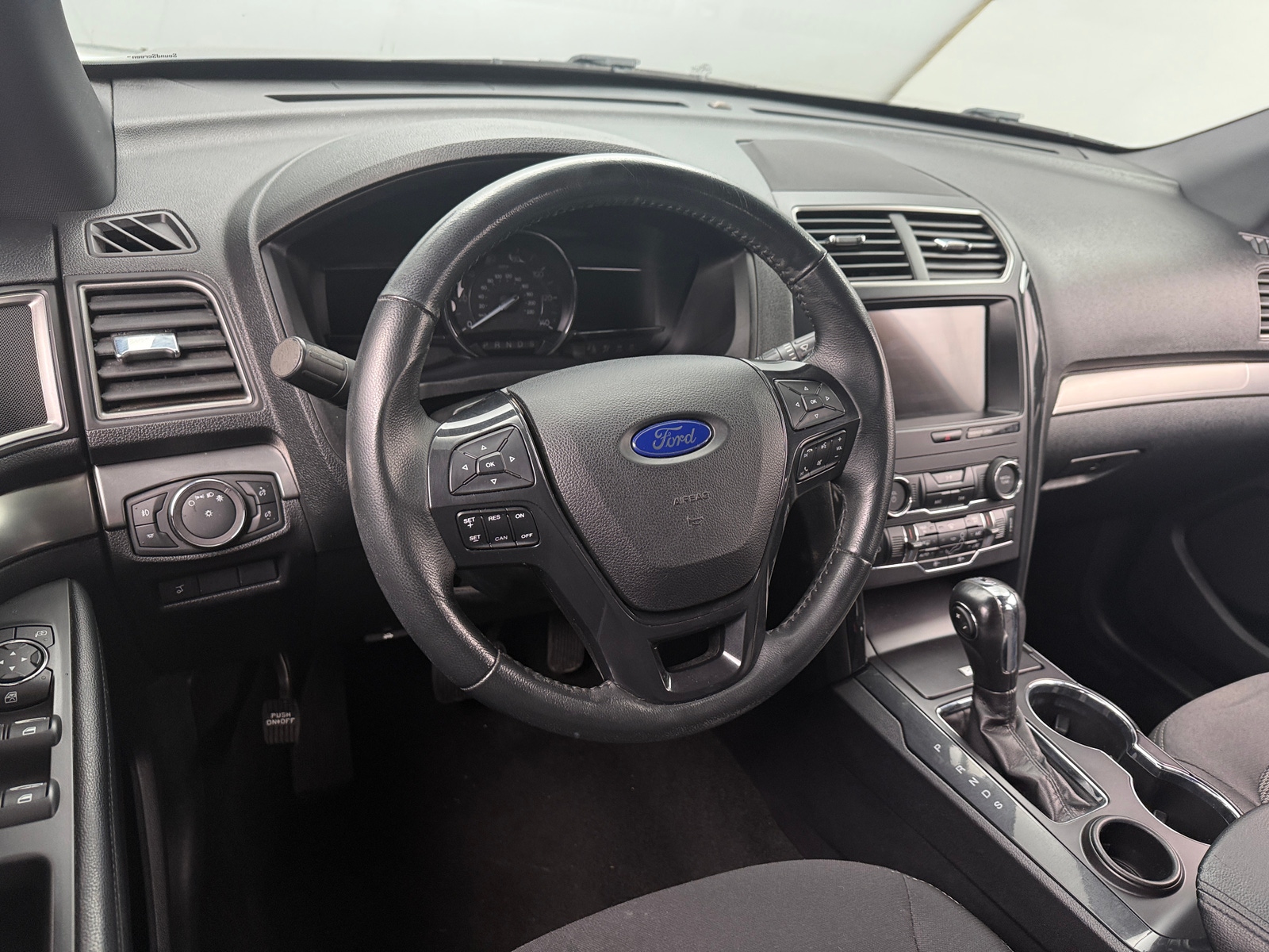 Thumbnail: 2019 Ford Explorer - 5