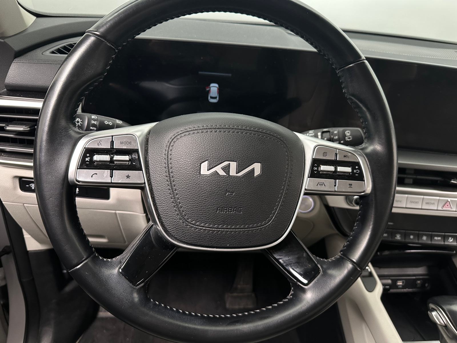 Thumbnail: 2023 Kia Telluride - 4