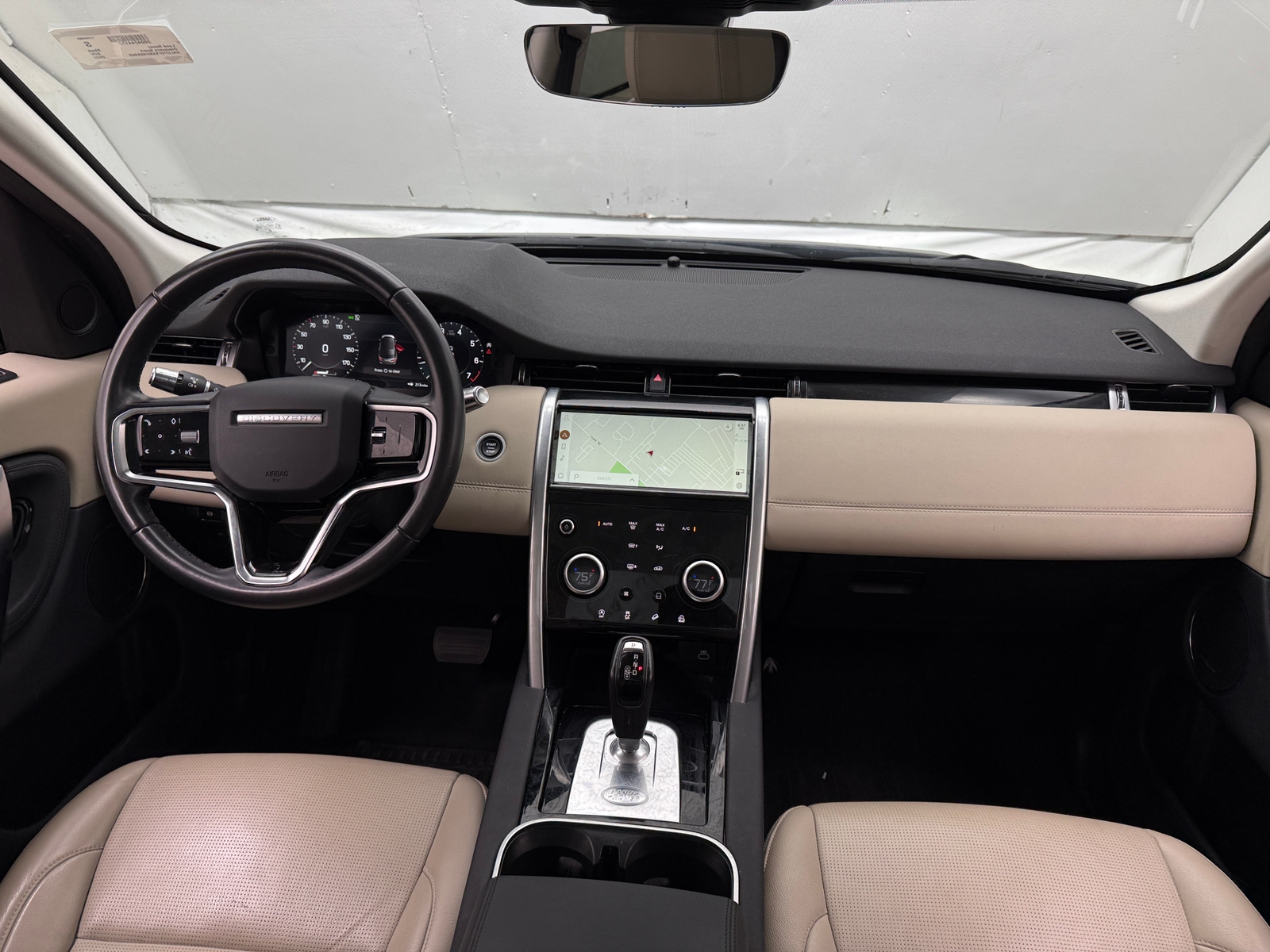 Thumbnail: 2022 Land Rover Discovery Sport - 2