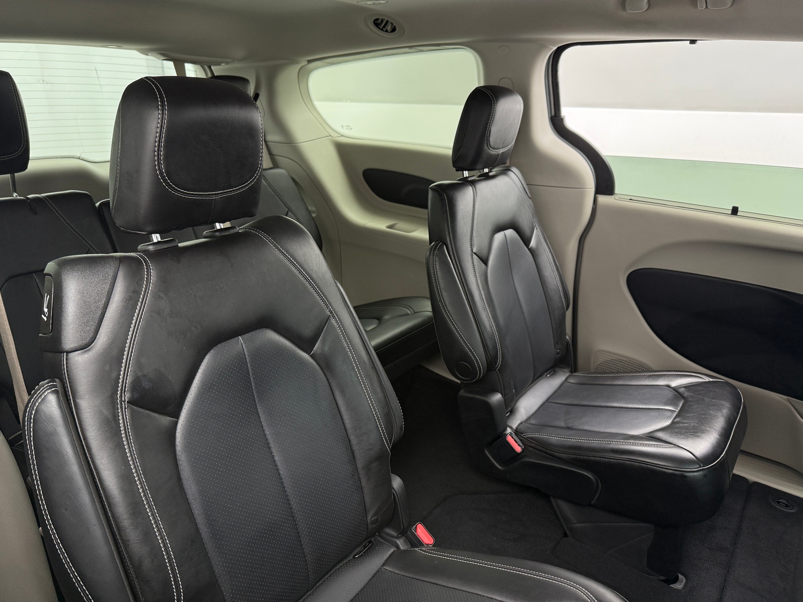 Thumbnail: 2023 Chrysler Pacifica - 5