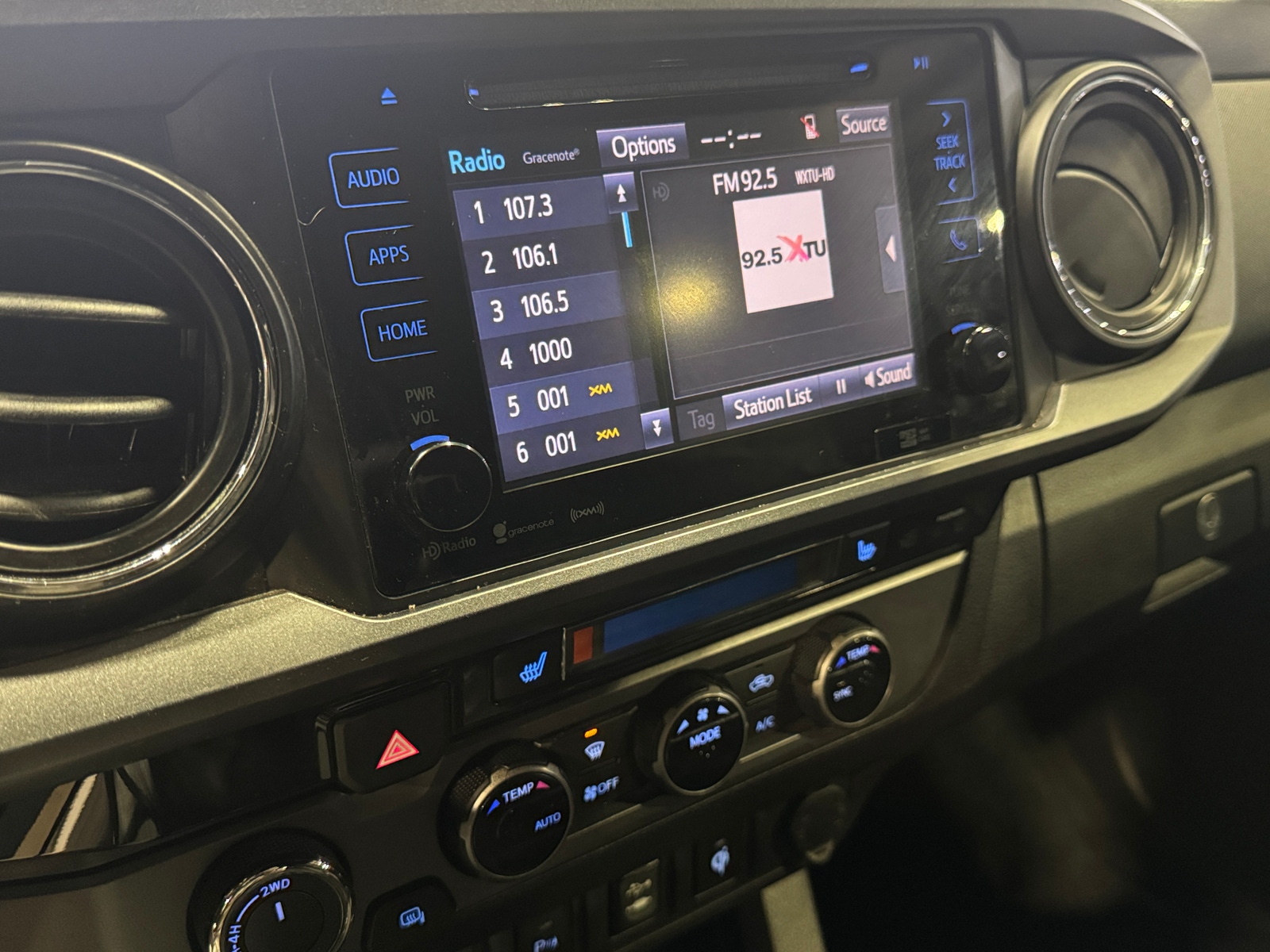 Thumbnail: 2017 Toyota Tacoma - 4