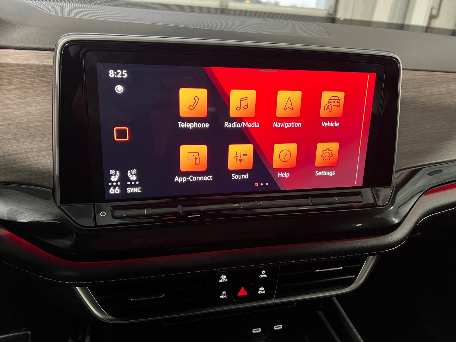 Thumbnail: 2024 Volkswagen Atlas - 3