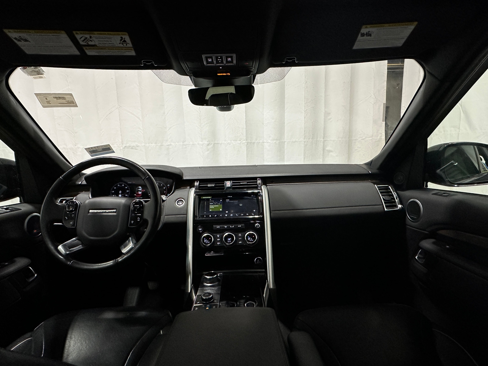 Thumbnail: 2019 Land Rover Discovery - 2