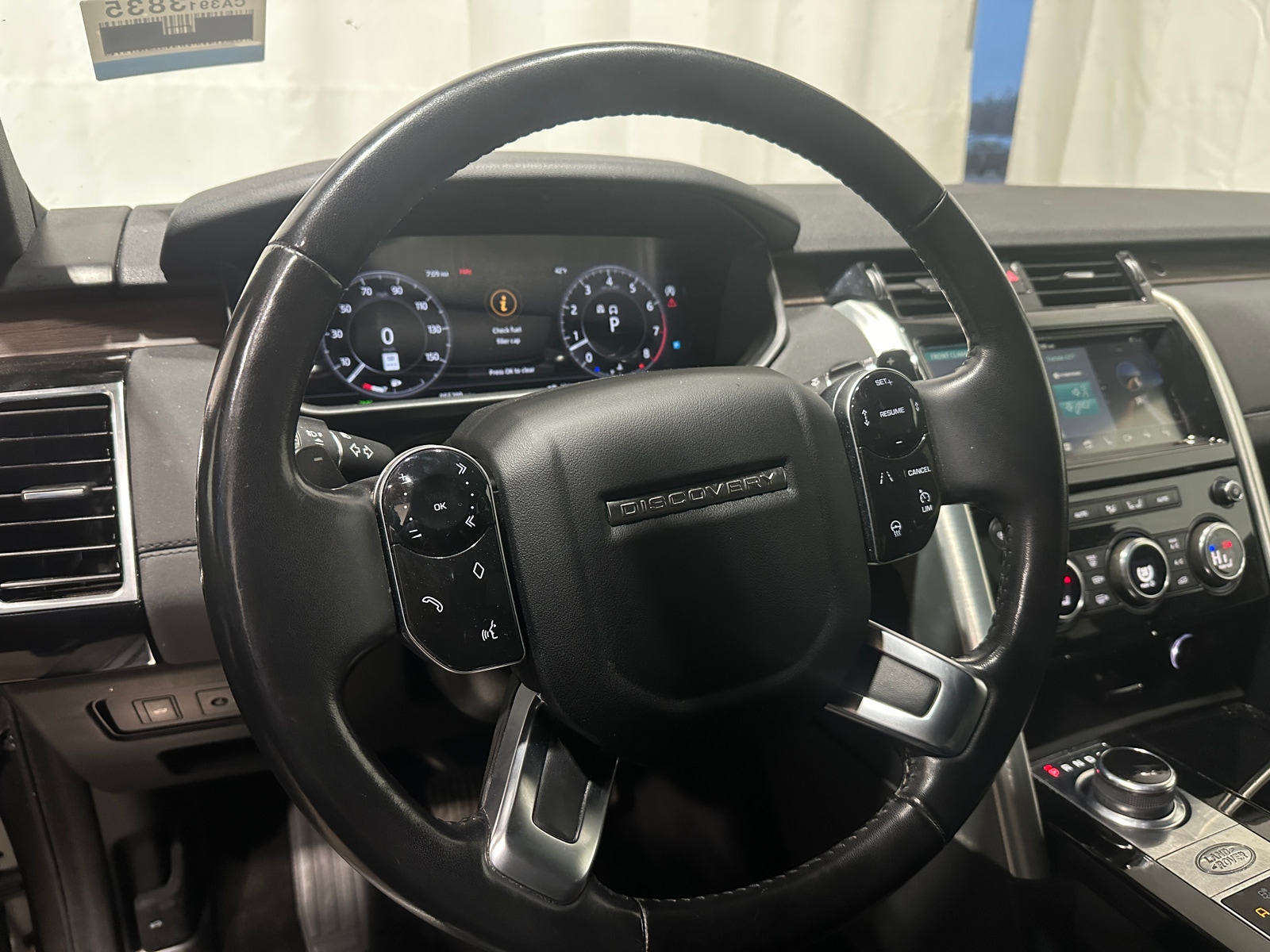 Thumbnail: 2019 Land Rover Discovery - 4