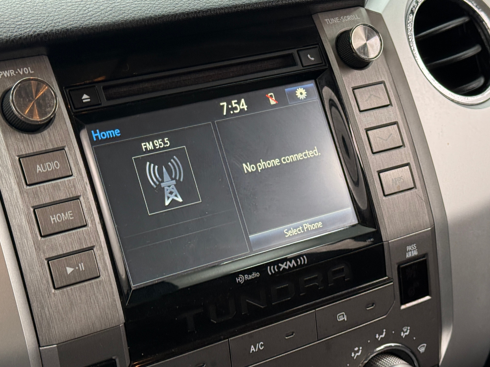 Thumbnail: 2018 Toyota Tundra - 4