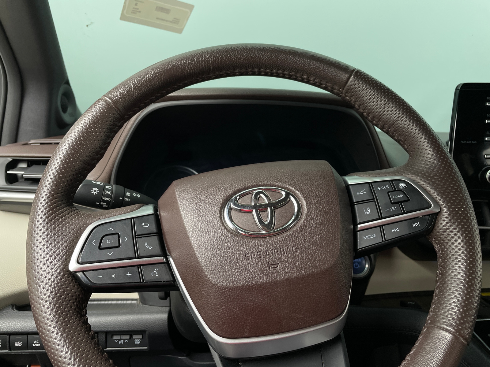 Thumbnail: 2023 Toyota Sienna - 4