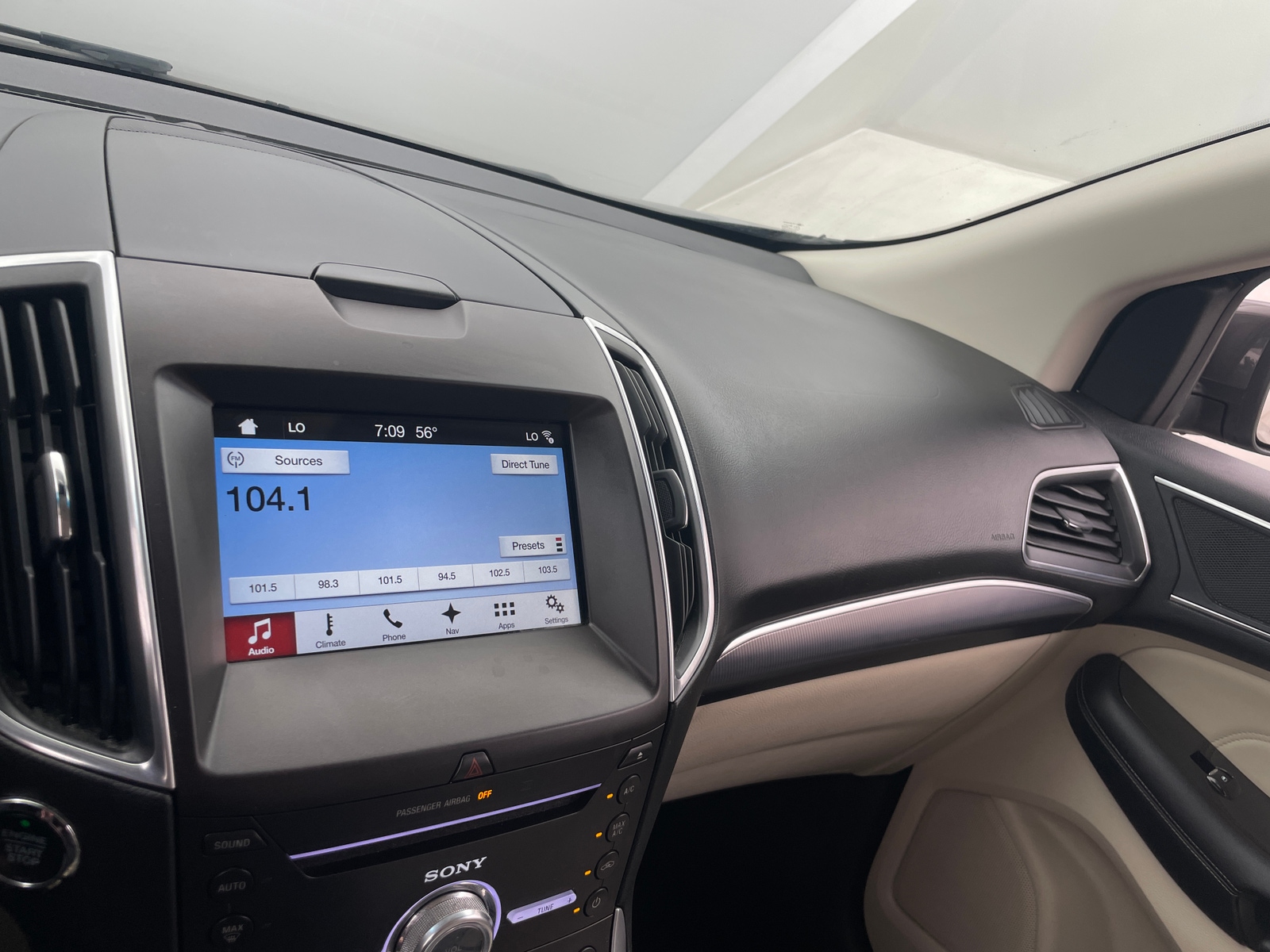 Thumbnail: 2017 Ford Edge - 3