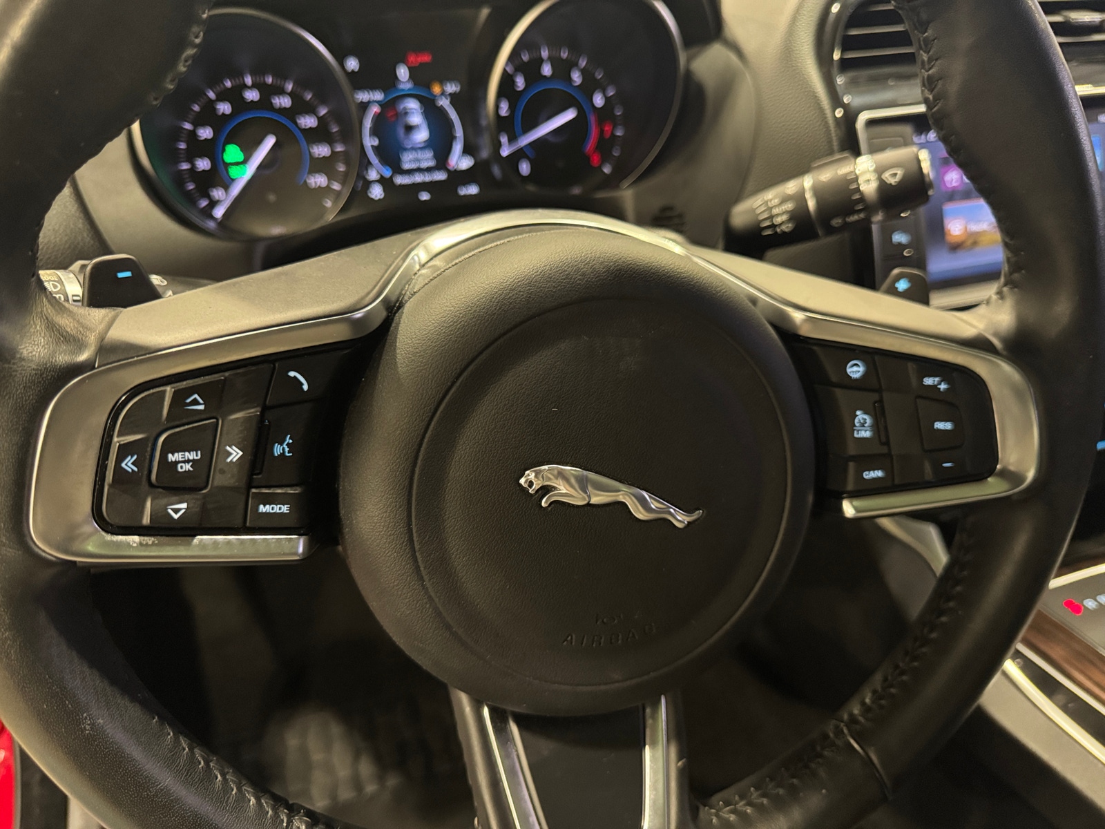 Thumbnail: 2018 Jaguar XE - 4