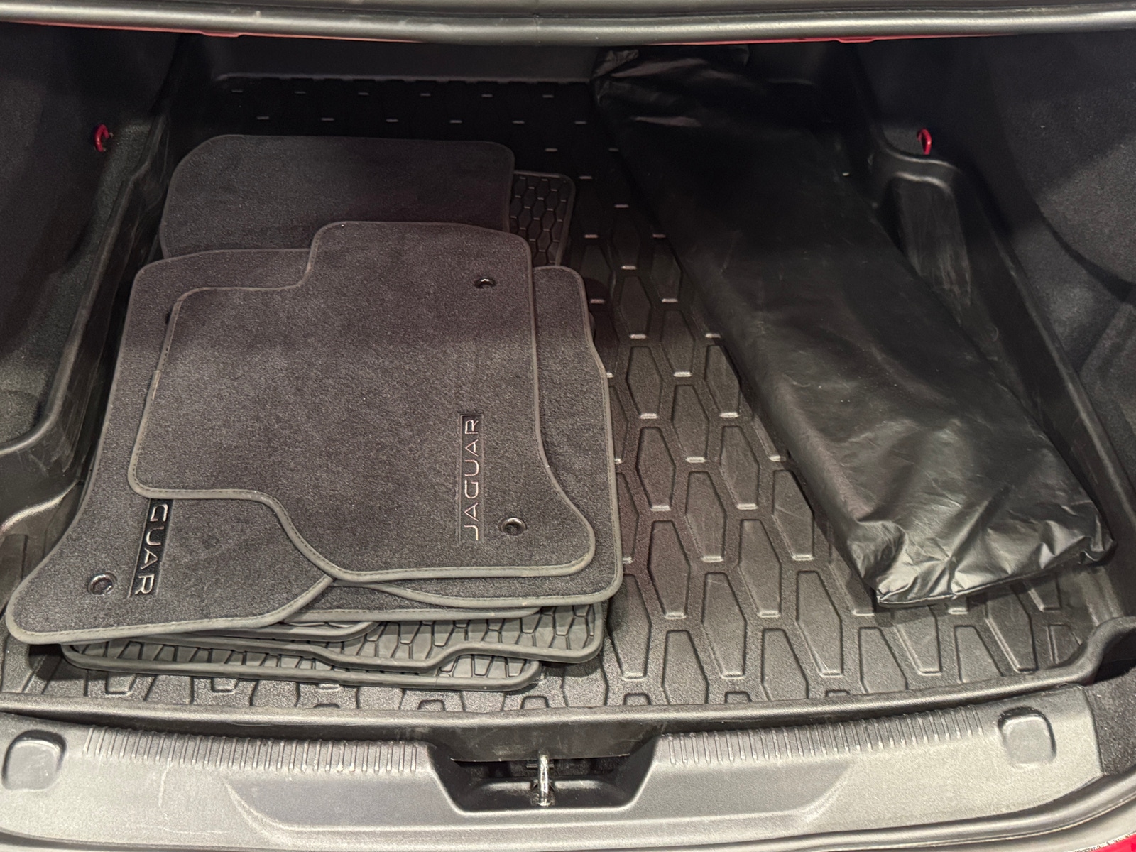 Thumbnail: 2018 Jaguar XE - 6