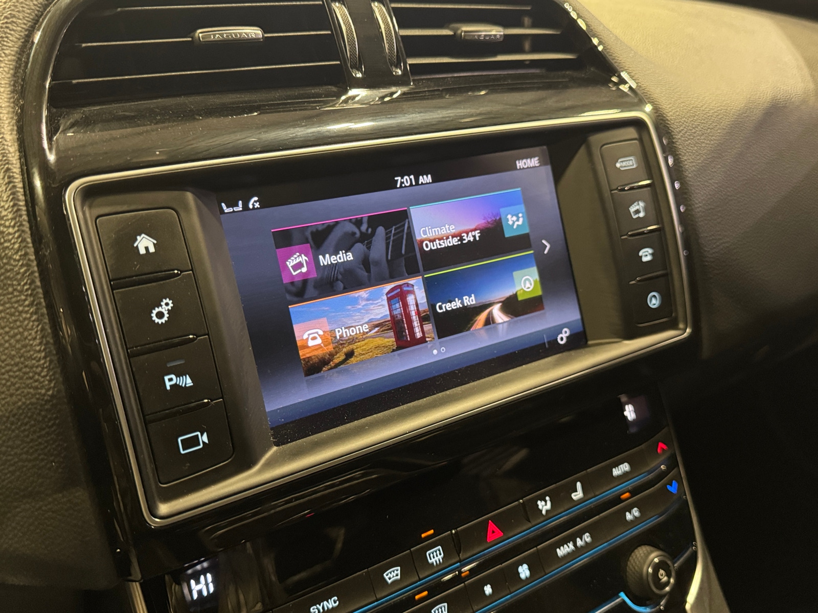 Thumbnail: 2018 Jaguar XE - 3