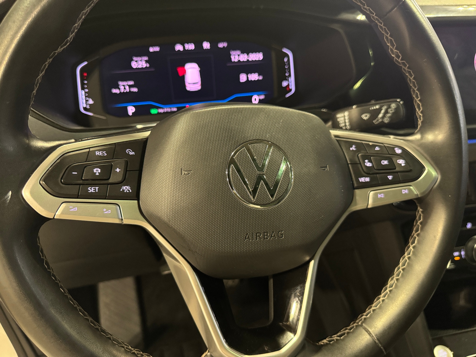 Thumbnail: 2022 Volkswagen Taos - 4