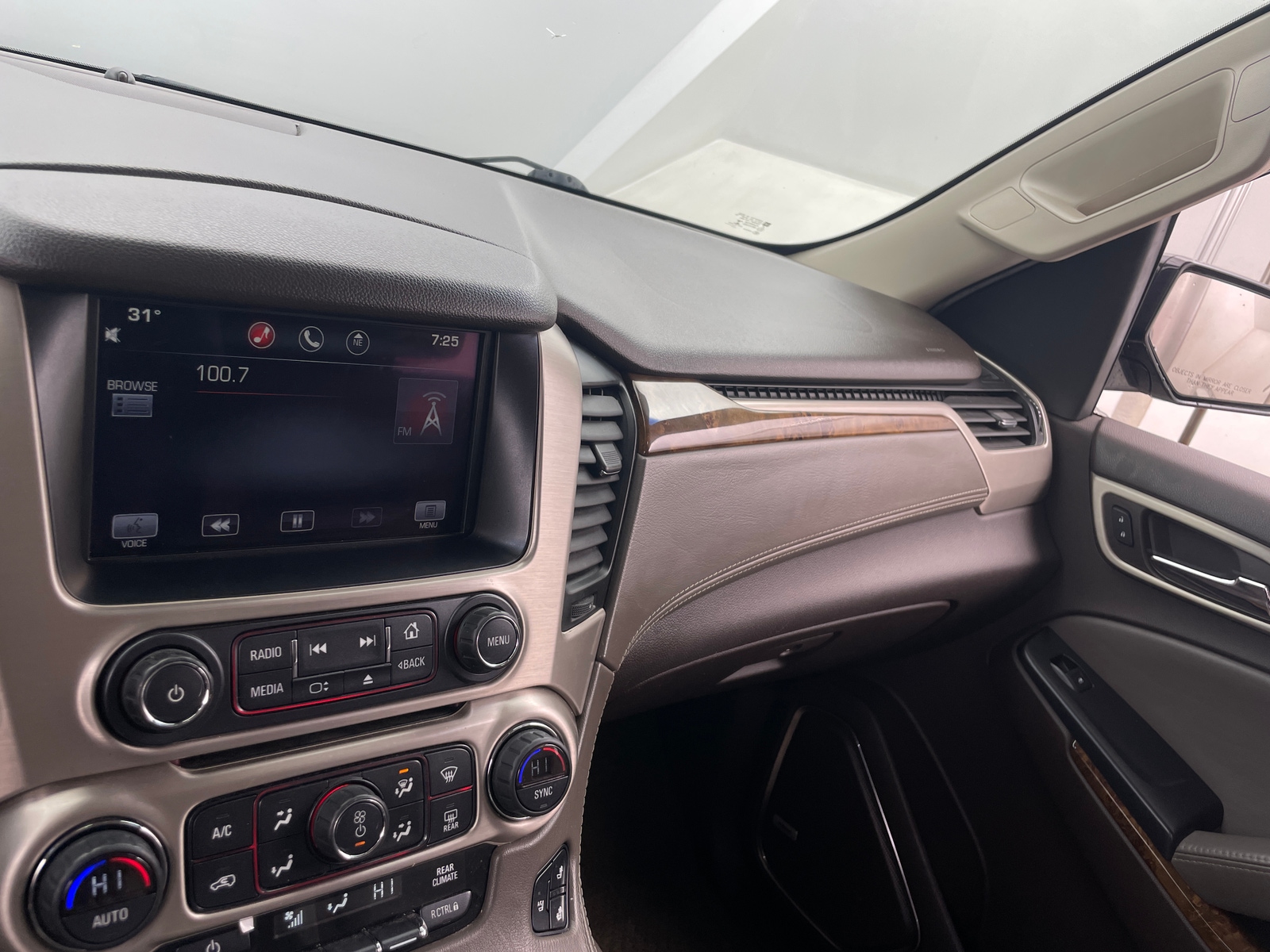 Thumbnail: 2015 GMC Yukon XL - 3