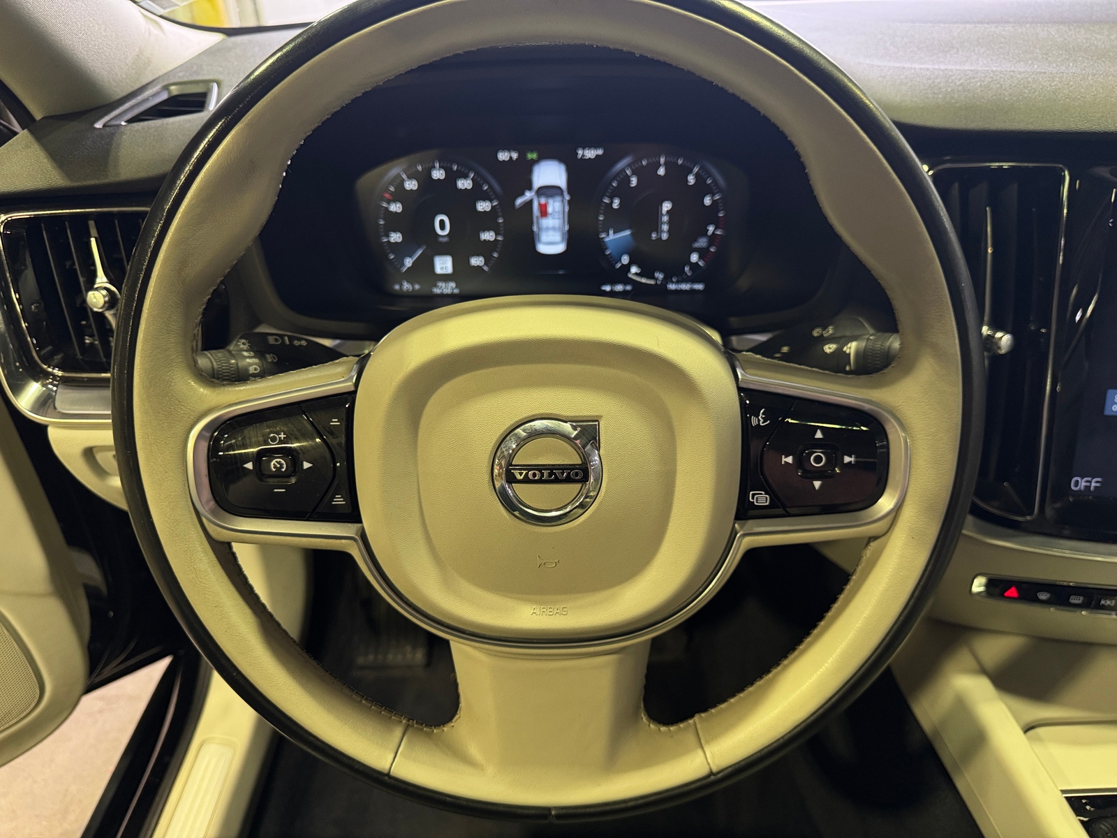 Thumbnail: 2020 Volvo S60 - 4