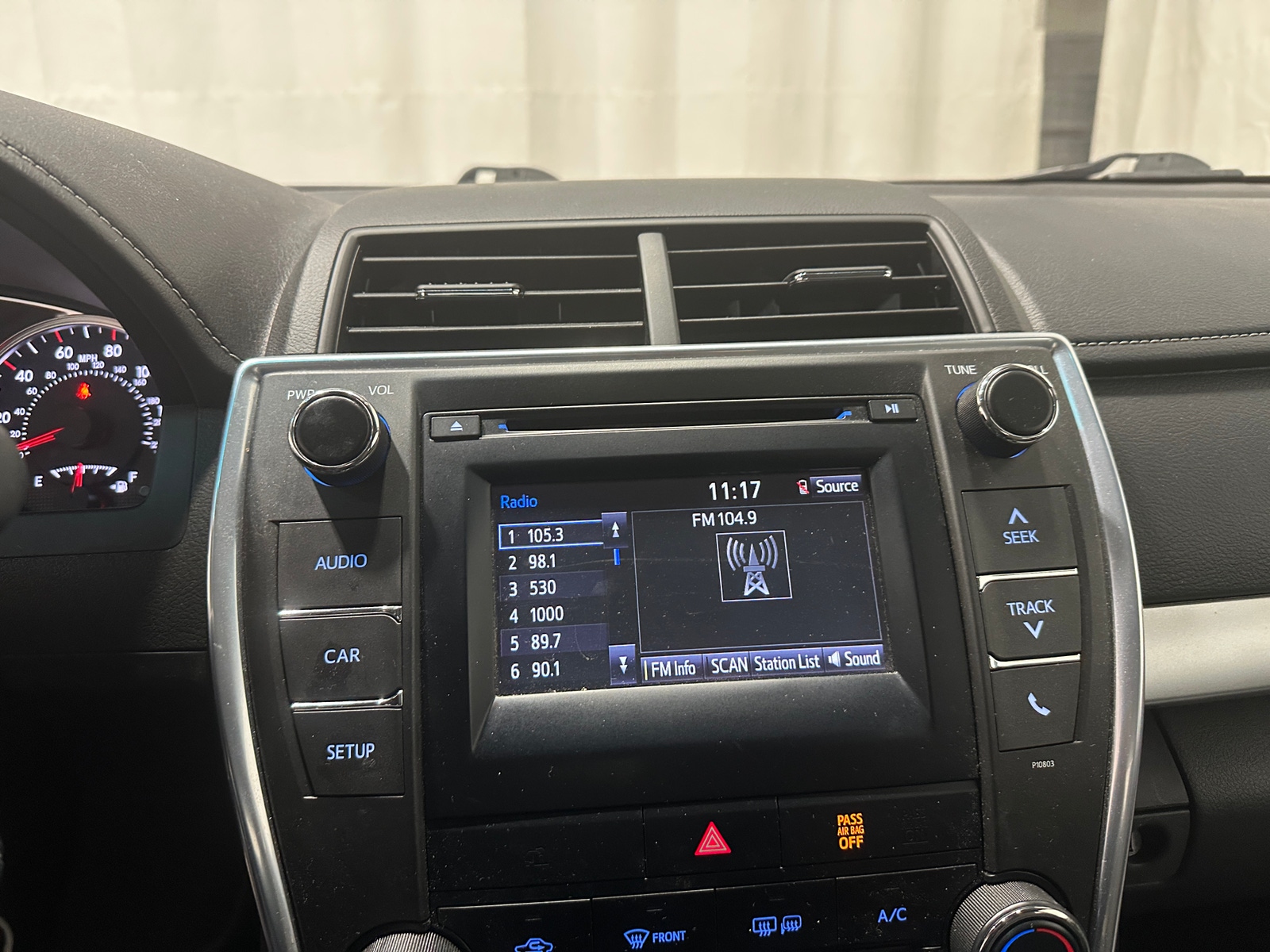 Thumbnail: 2015 Toyota Camry - 4