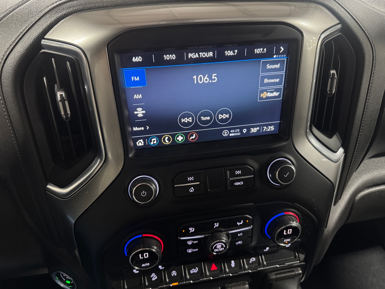 Thumbnail: 2021 Chevrolet Silverado 1500 - 3