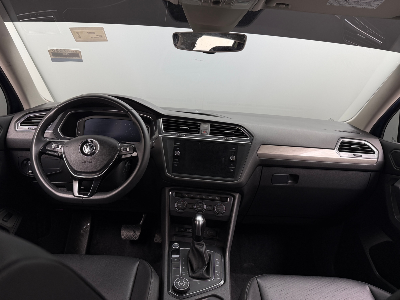 Thumbnail: 2020 Volkswagen Tiguan - 2