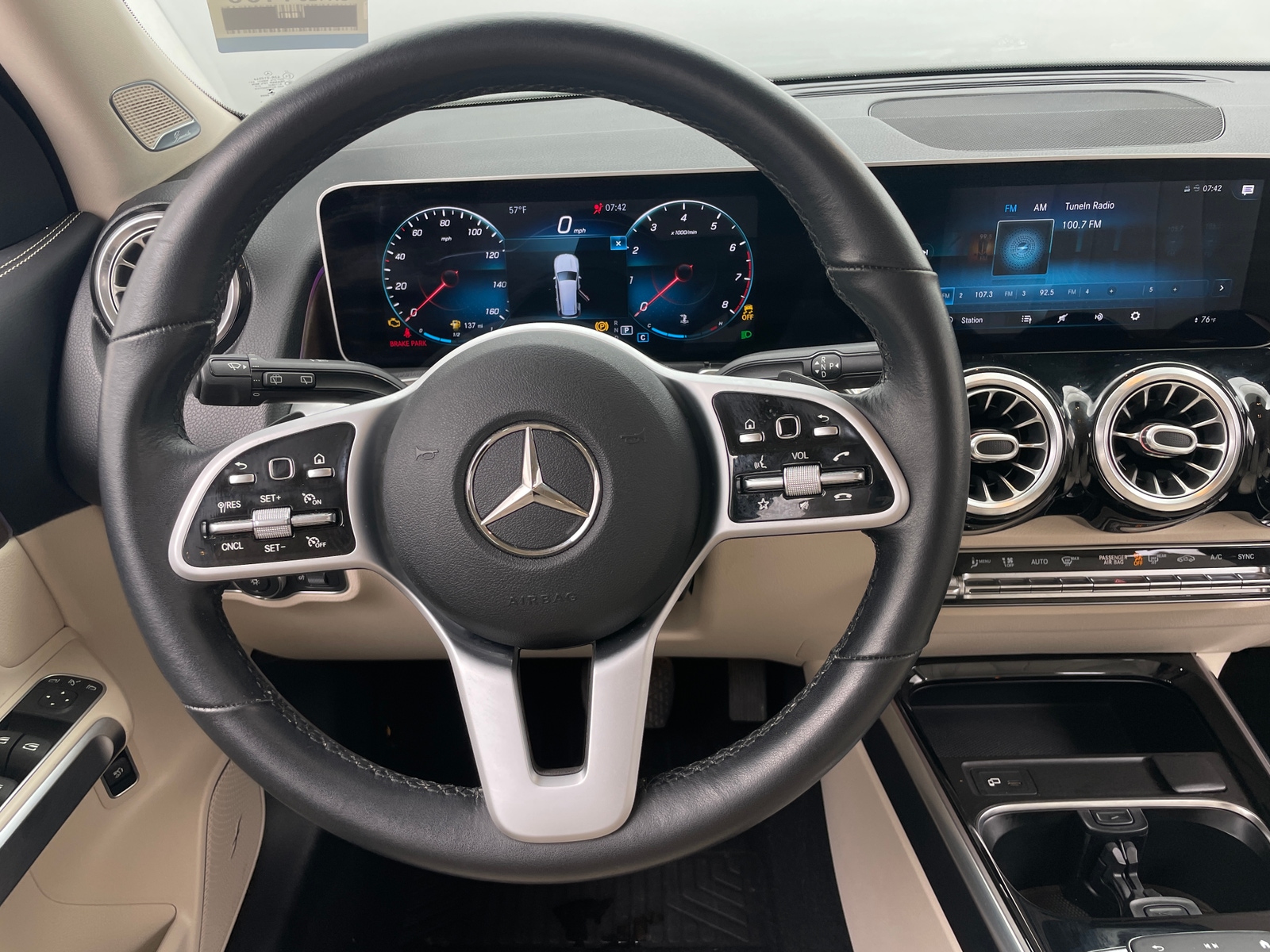 Thumbnail: 2020 Mercedes-Benz GLB - 4