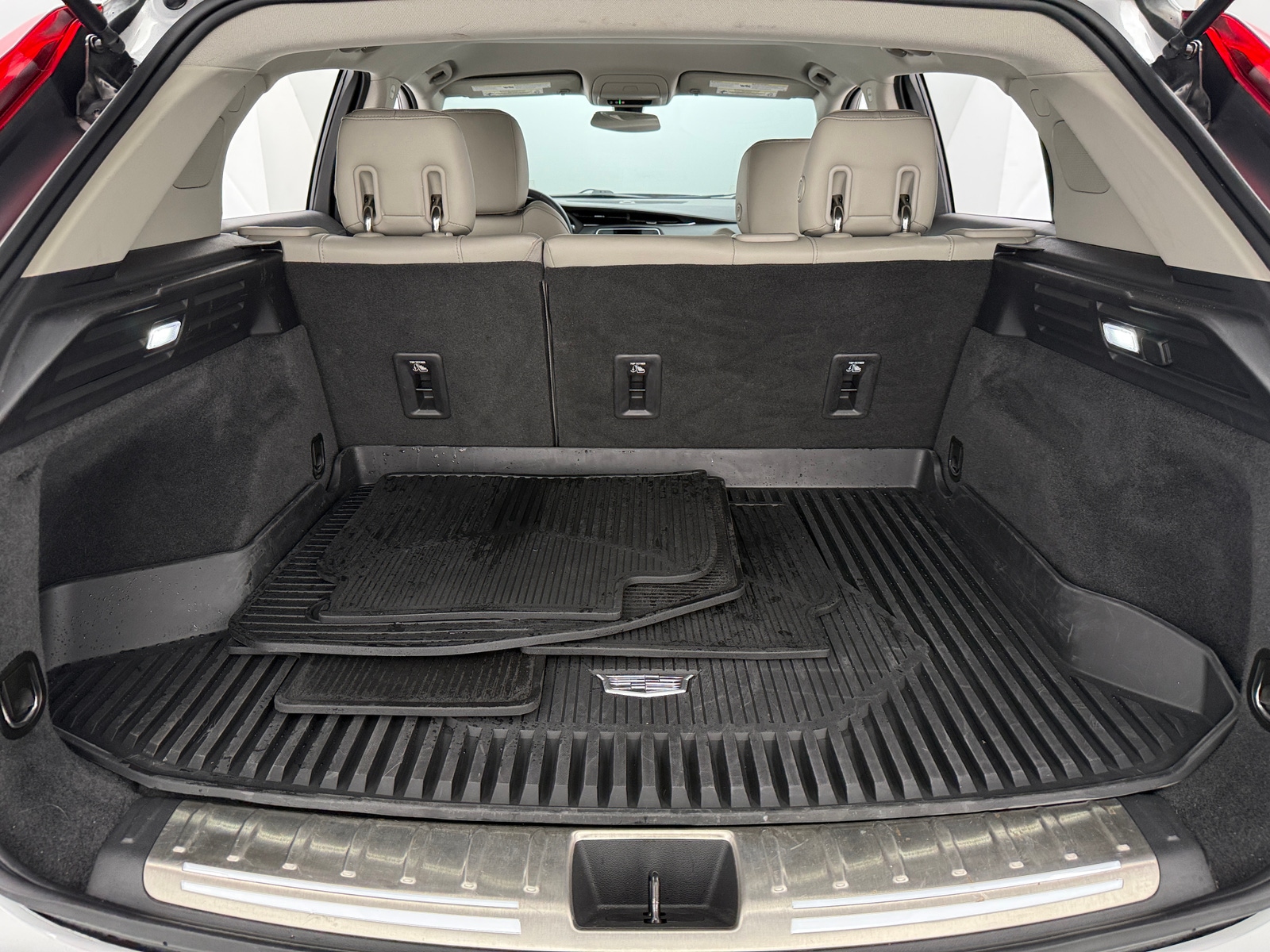 Thumbnail: 2019 Cadillac XT4 - 6