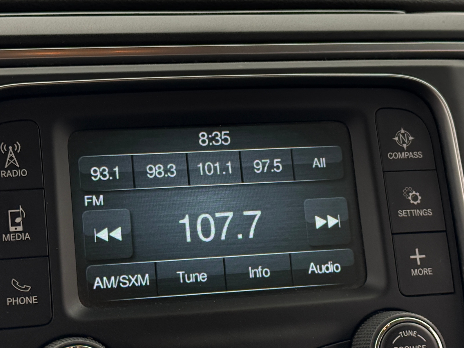 Thumbnail: 2019 RAM 1500 Classic - 4