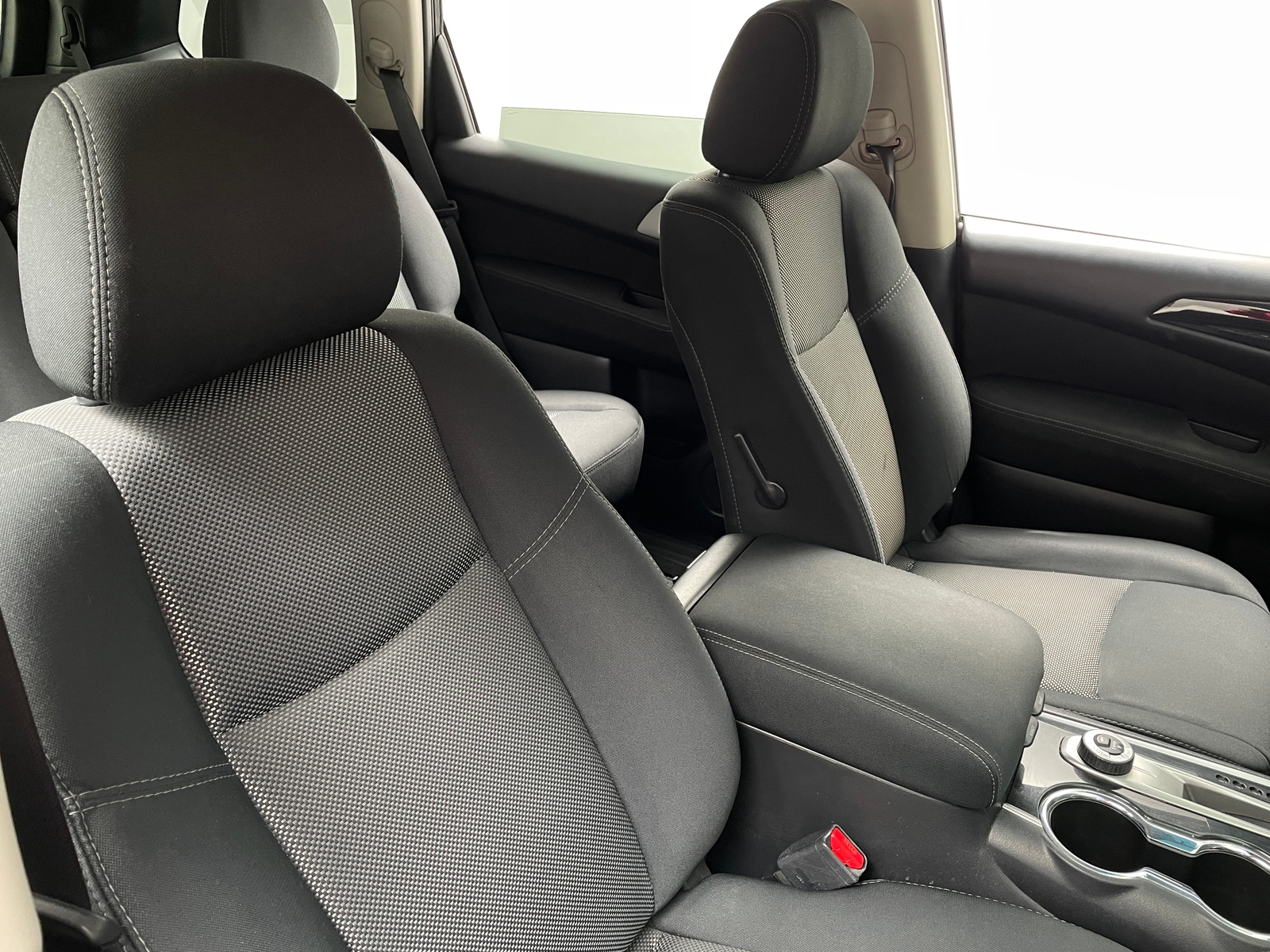 Thumbnail: 2017 Nissan Pathfinder - 2