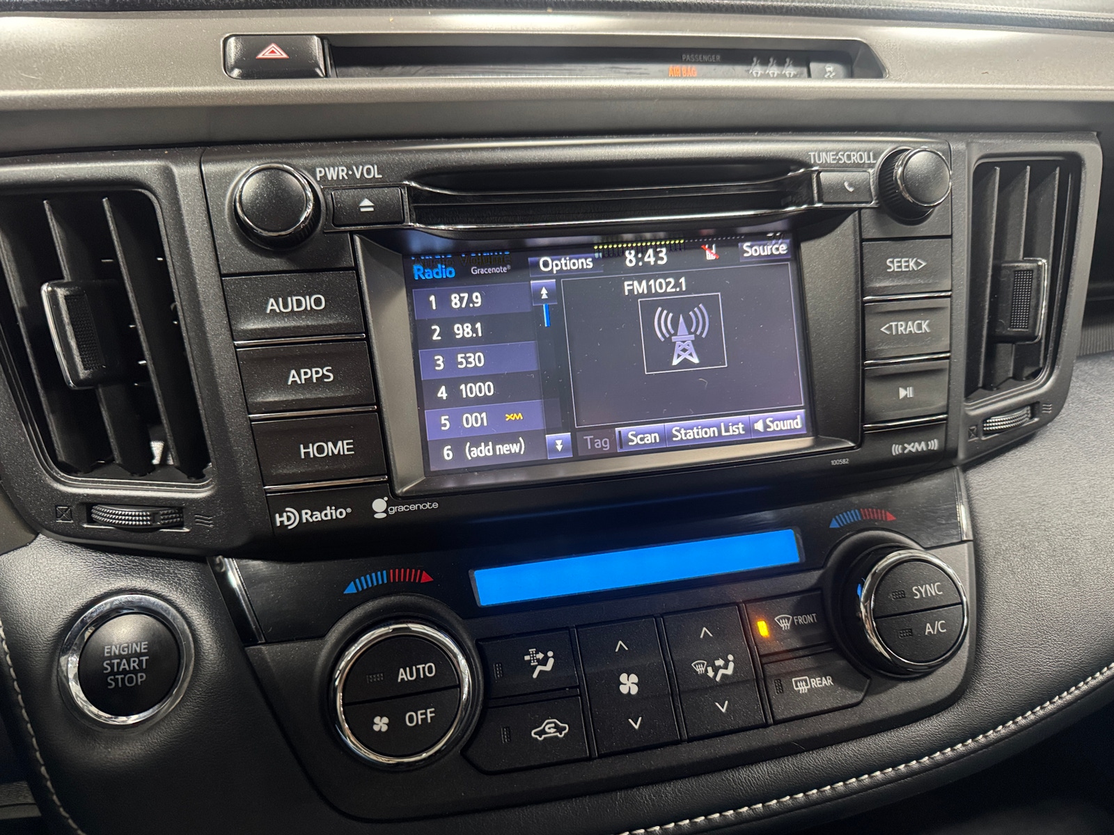 Thumbnail: 2018 Toyota RAV4 - 4