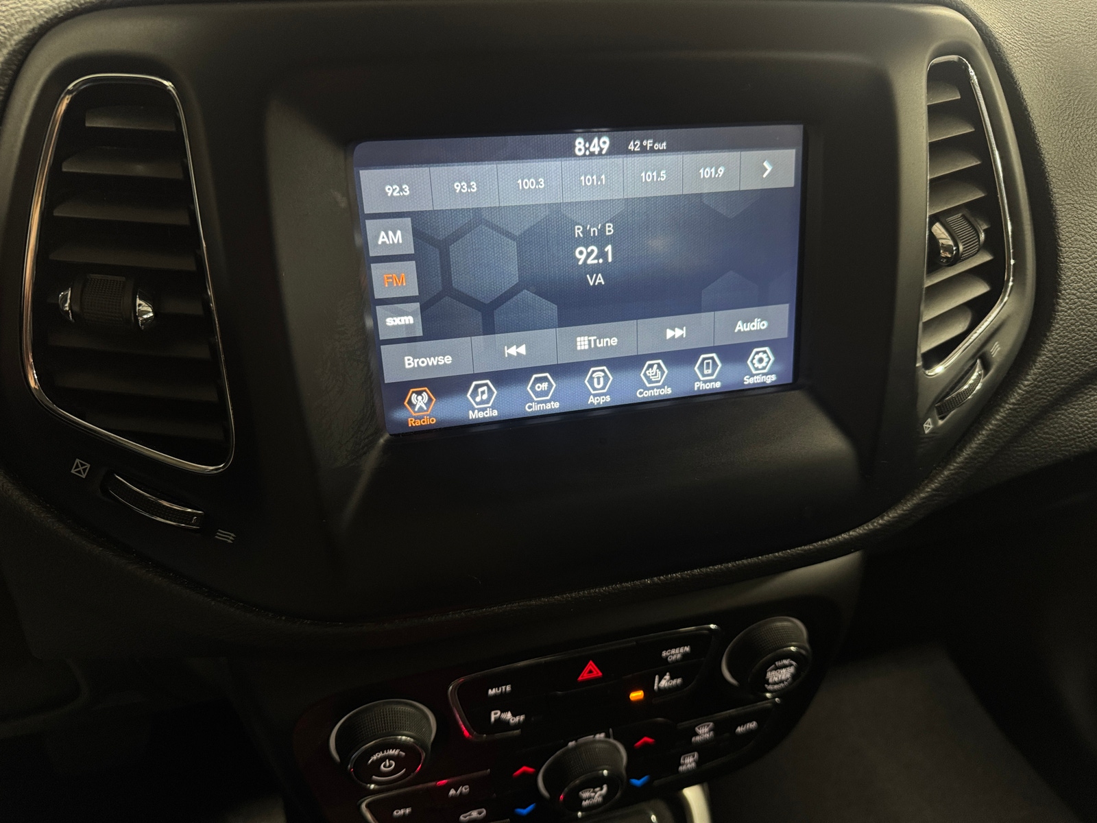 Thumbnail: 2021 Jeep Compass - 4