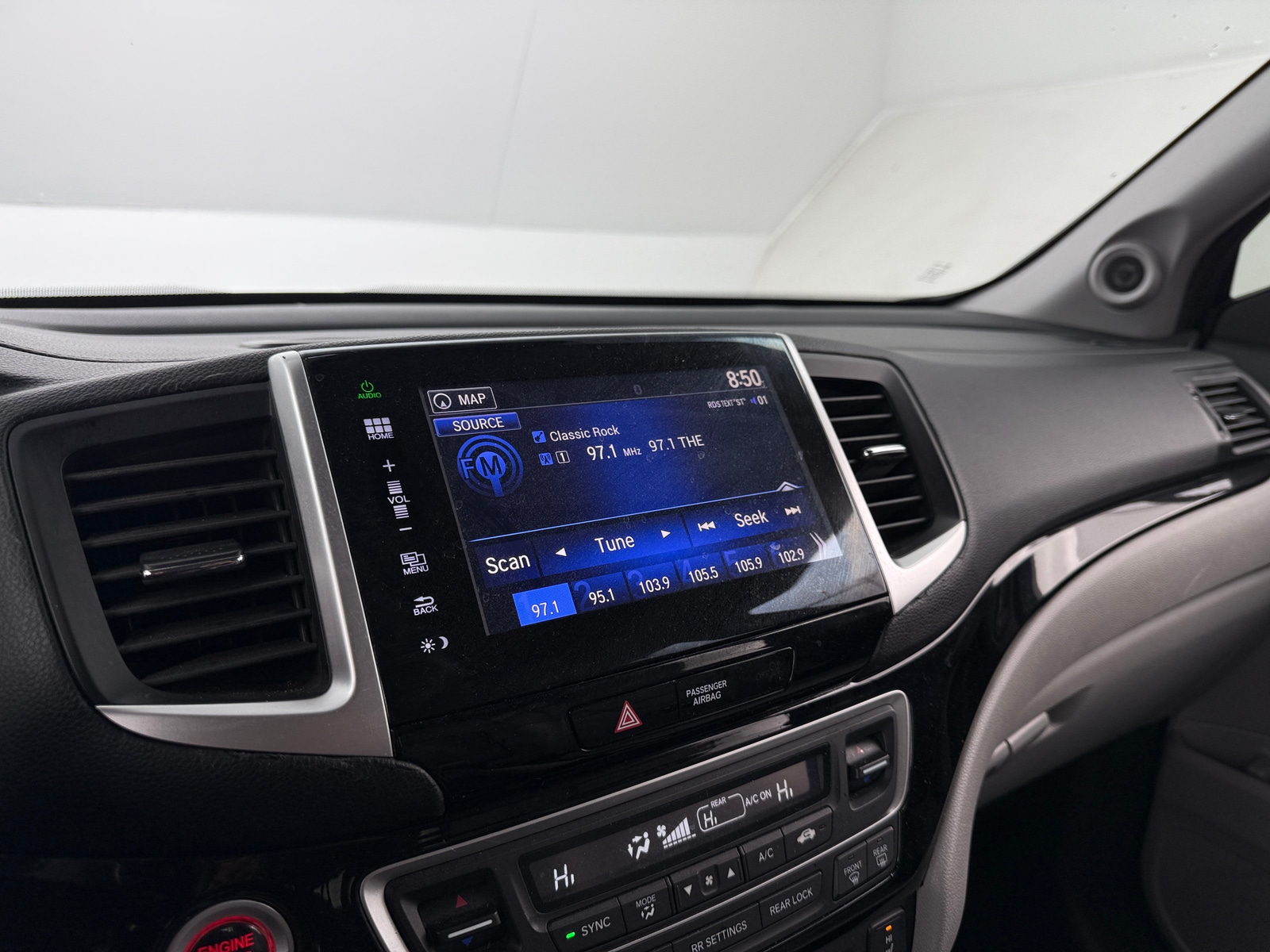 Thumbnail: 2017 Honda Pilot - 3