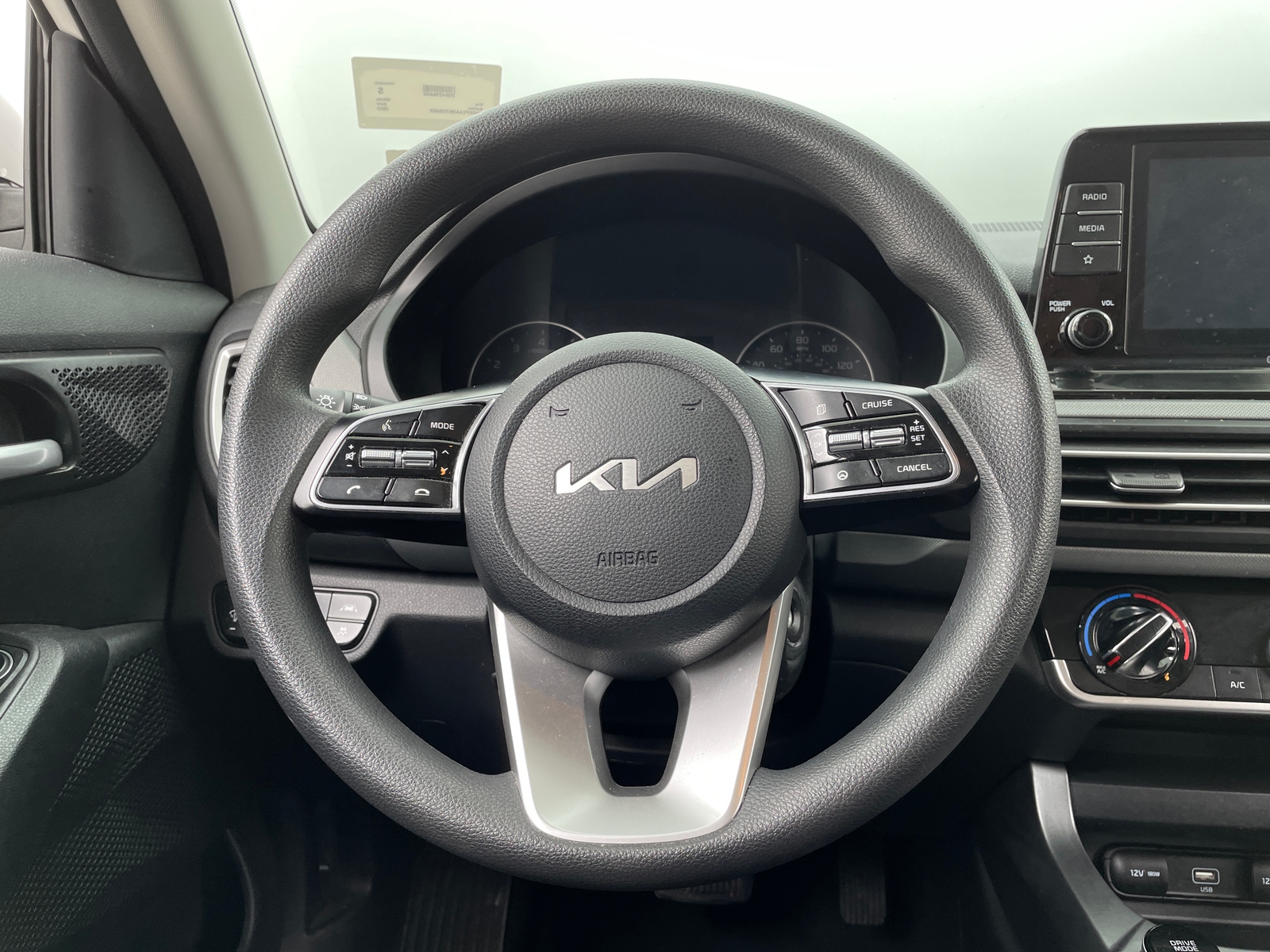 Thumbnail: 2022 Kia Seltos - 5