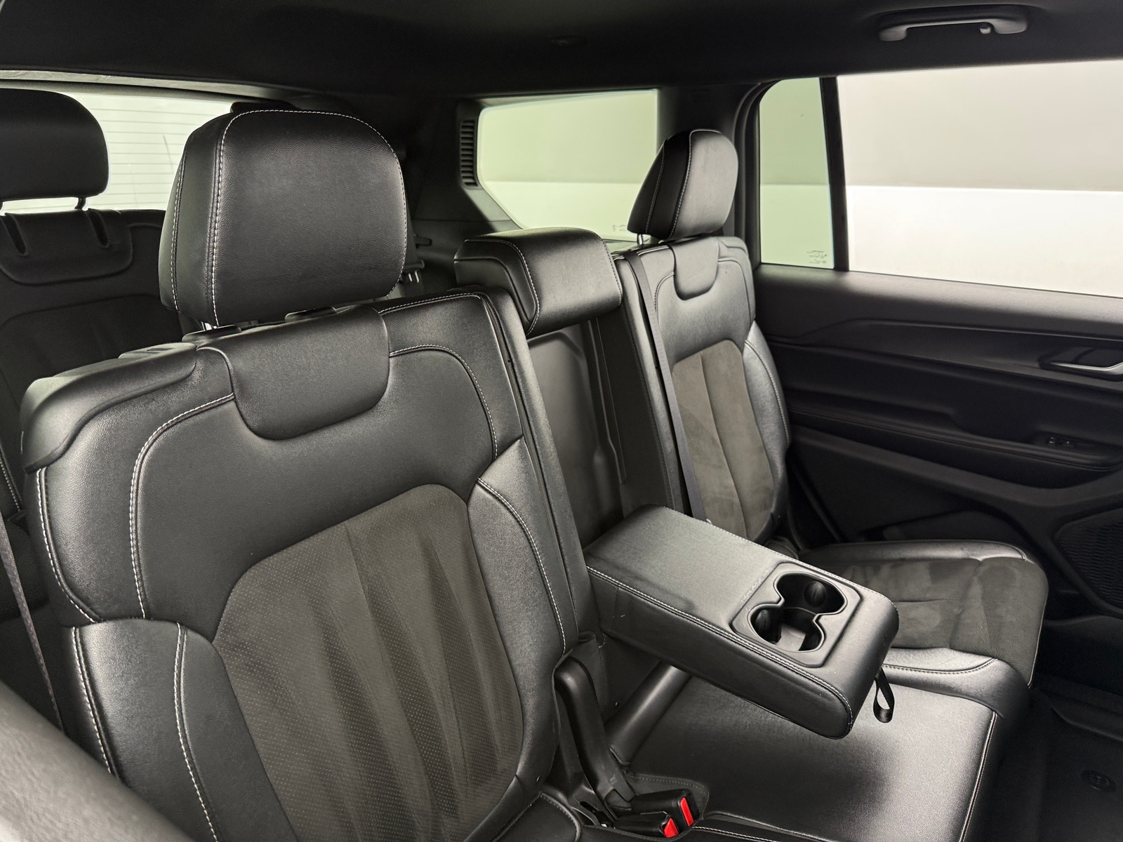 Thumbnail: 2024 Jeep Grand Cherokee L - 5