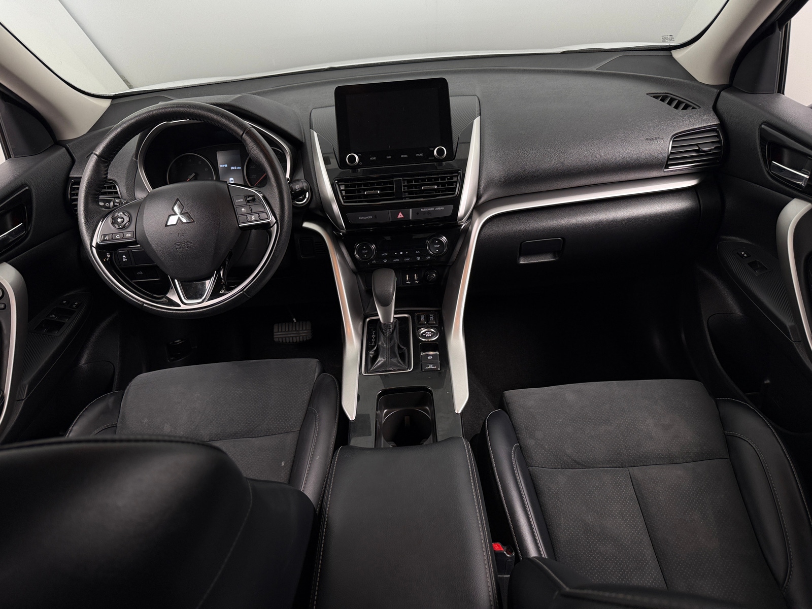 Thumbnail: 2024 Mitsubishi Eclipse Cross - 3