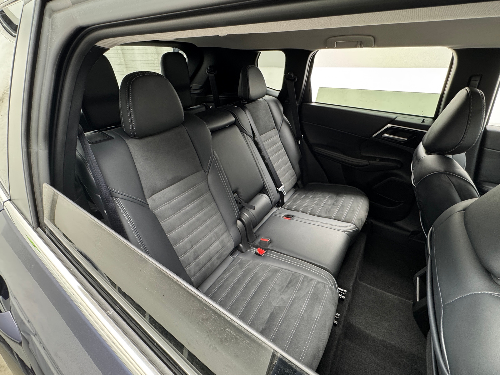 Thumbnail: 2024 Mitsubishi Outlander - 6