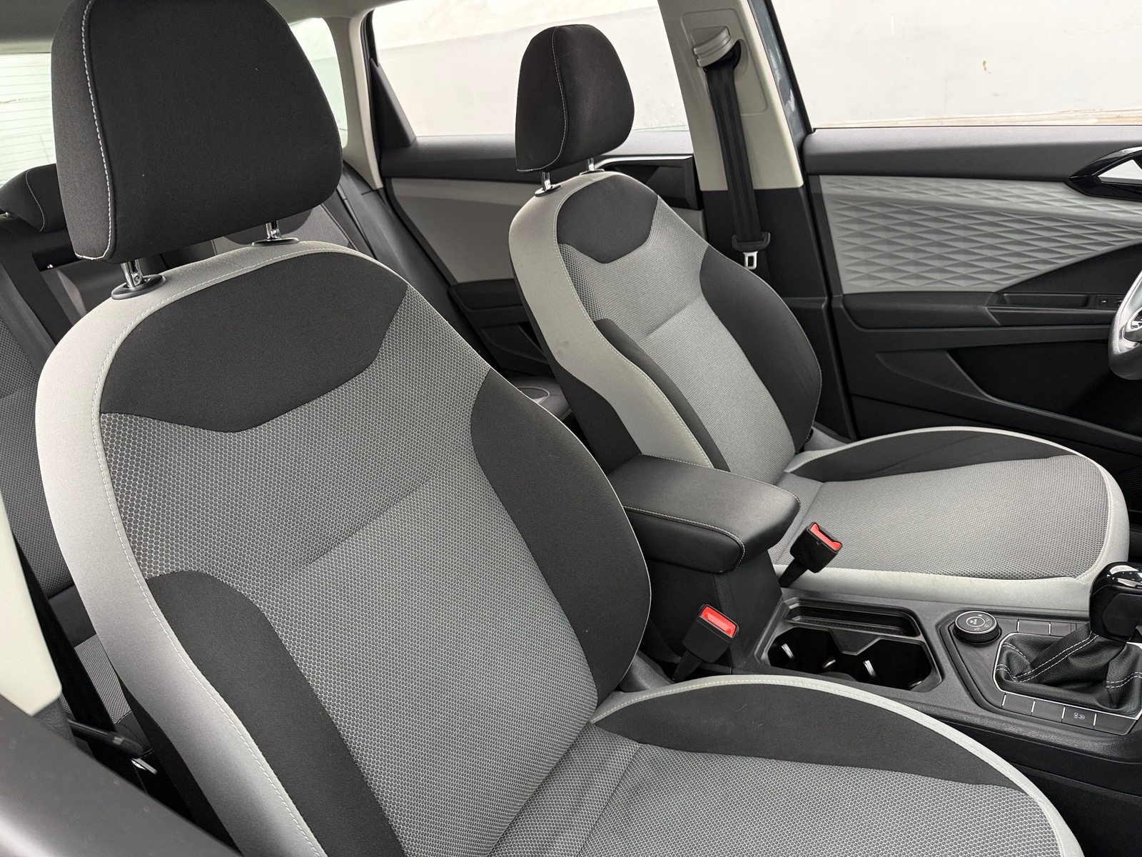 Thumbnail: 2022 Volkswagen Taos - 2