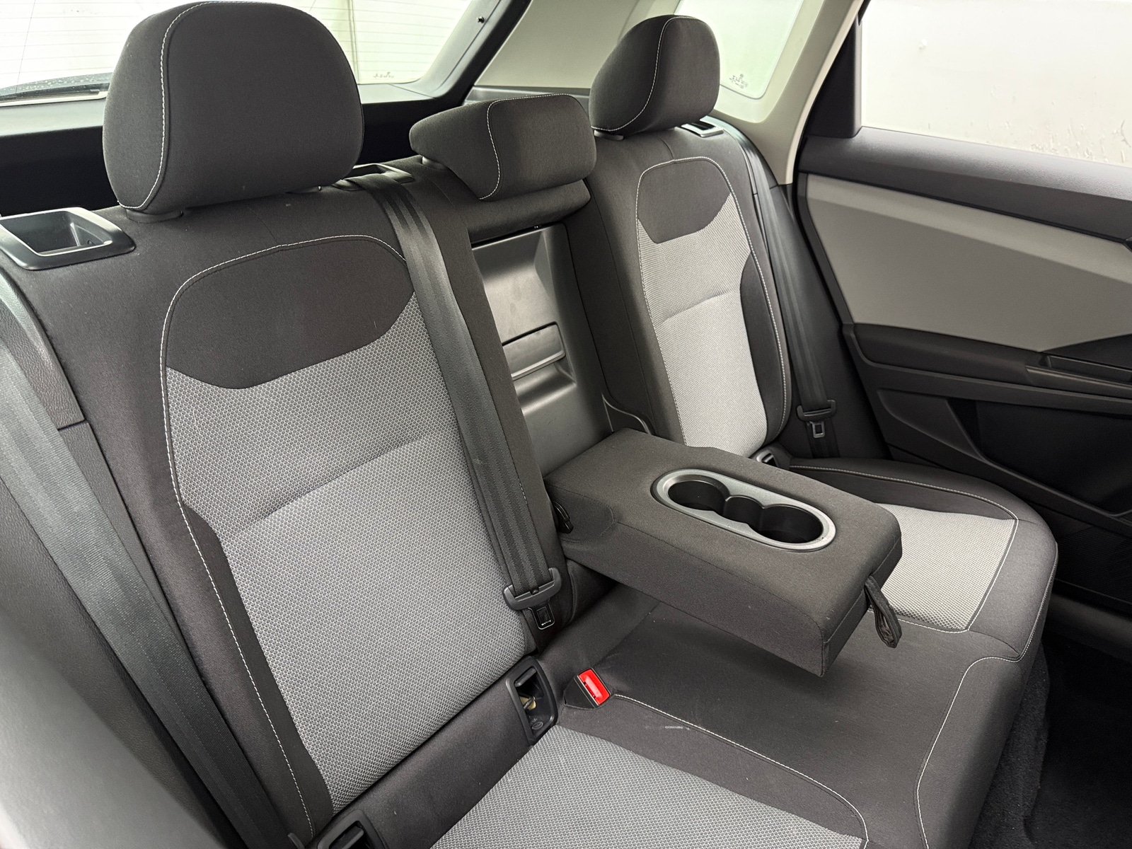 Thumbnail: 2022 Volkswagen Taos - 6