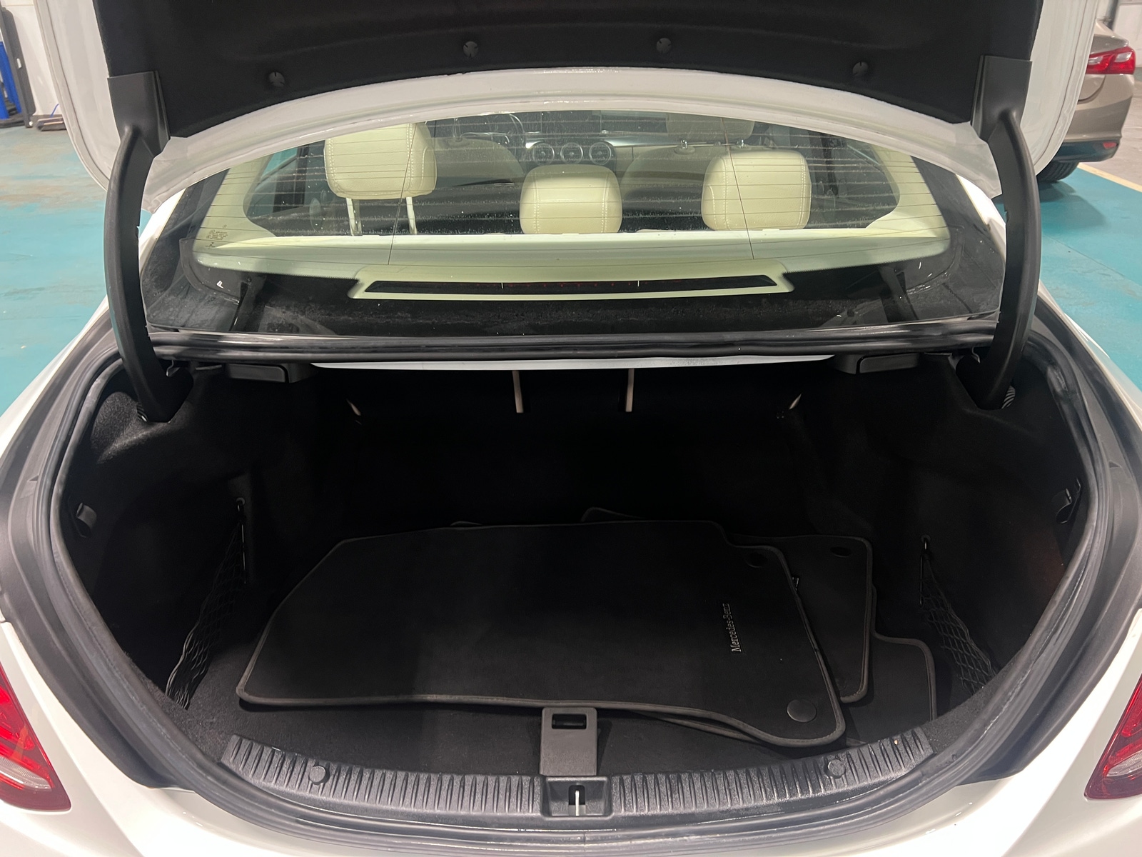 Thumbnail: 2015 Mercedes-Benz C-Class - 6