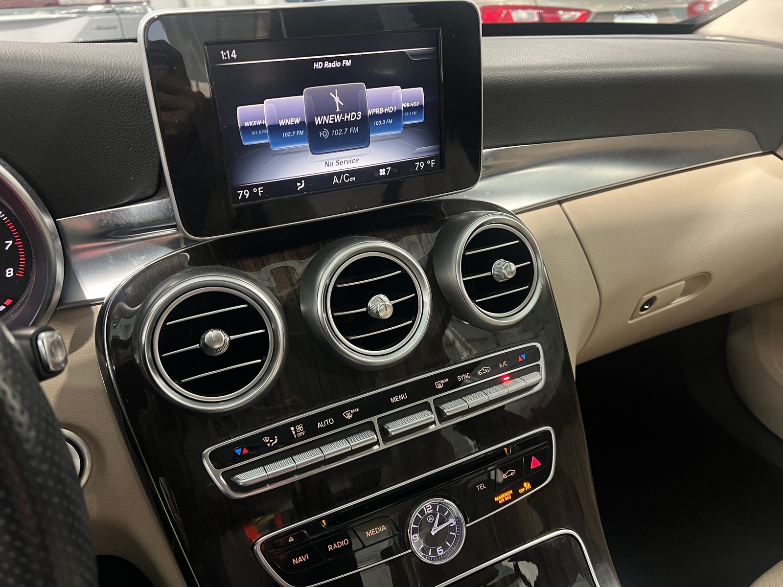 Thumbnail: 2015 Mercedes-Benz C-Class - 3