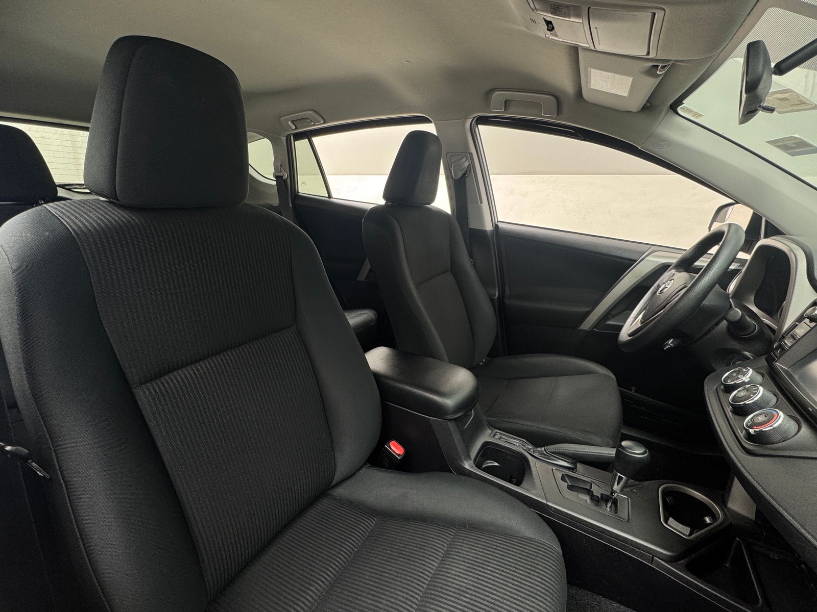 Thumbnail: 2016 Toyota RAV4 - 2