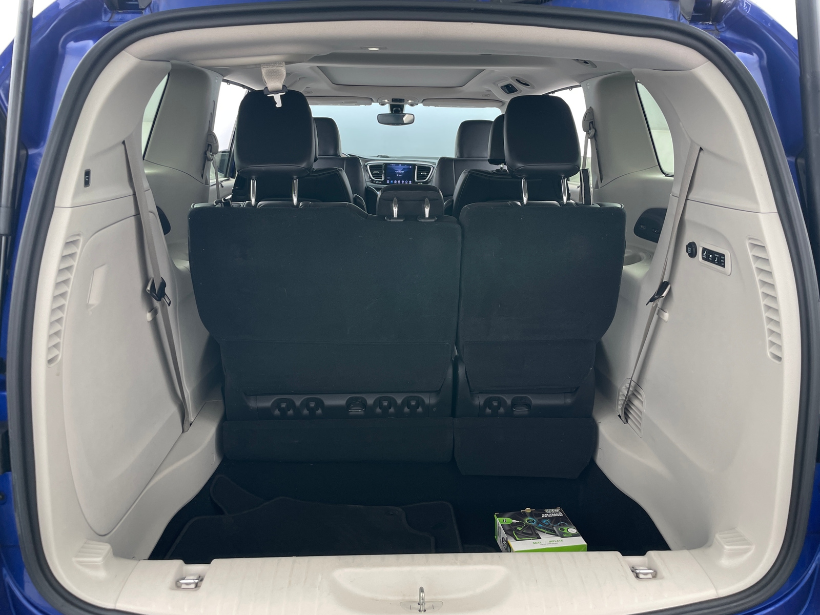 Thumbnail: 2019 Chrysler Pacifica - 6