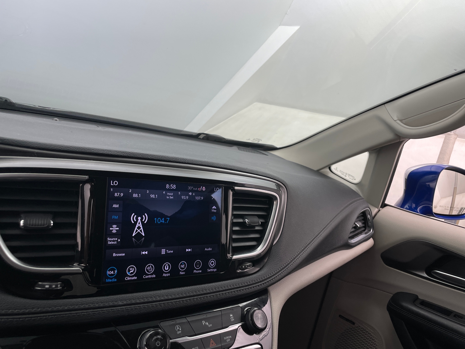 Thumbnail: 2019 Chrysler Pacifica - 3