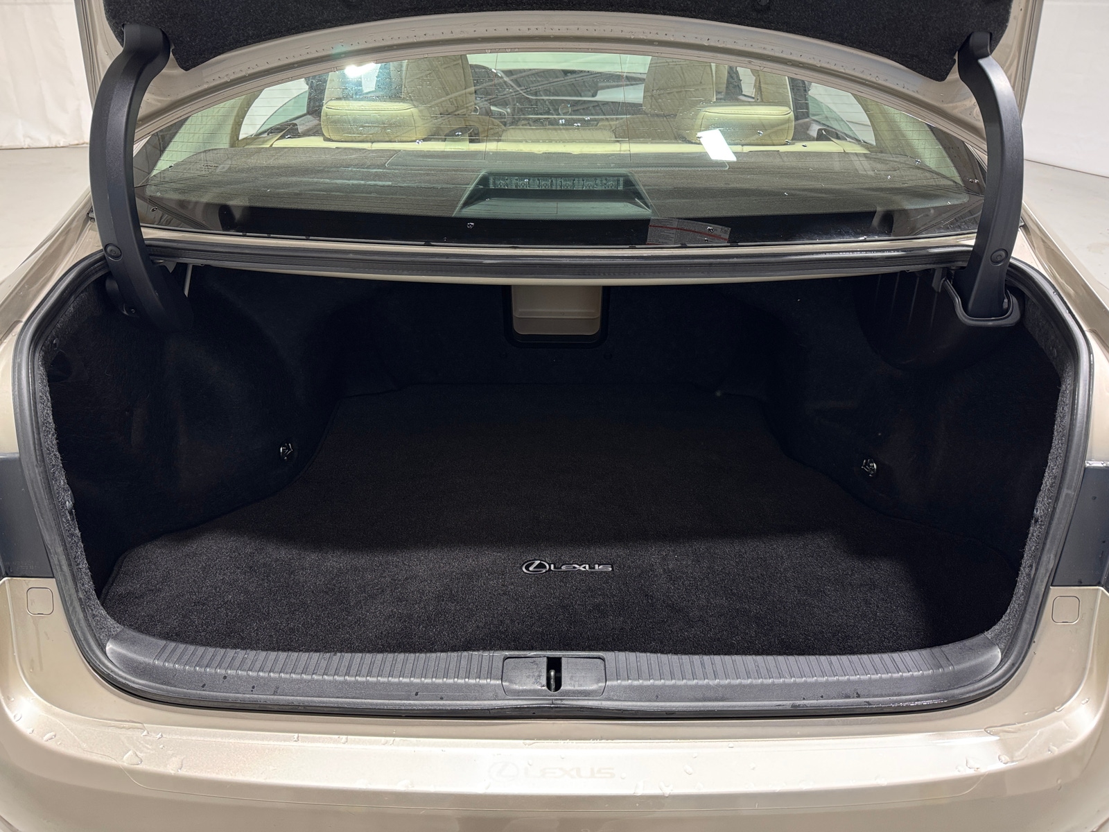 Thumbnail: 2017 Lexus ES - 6