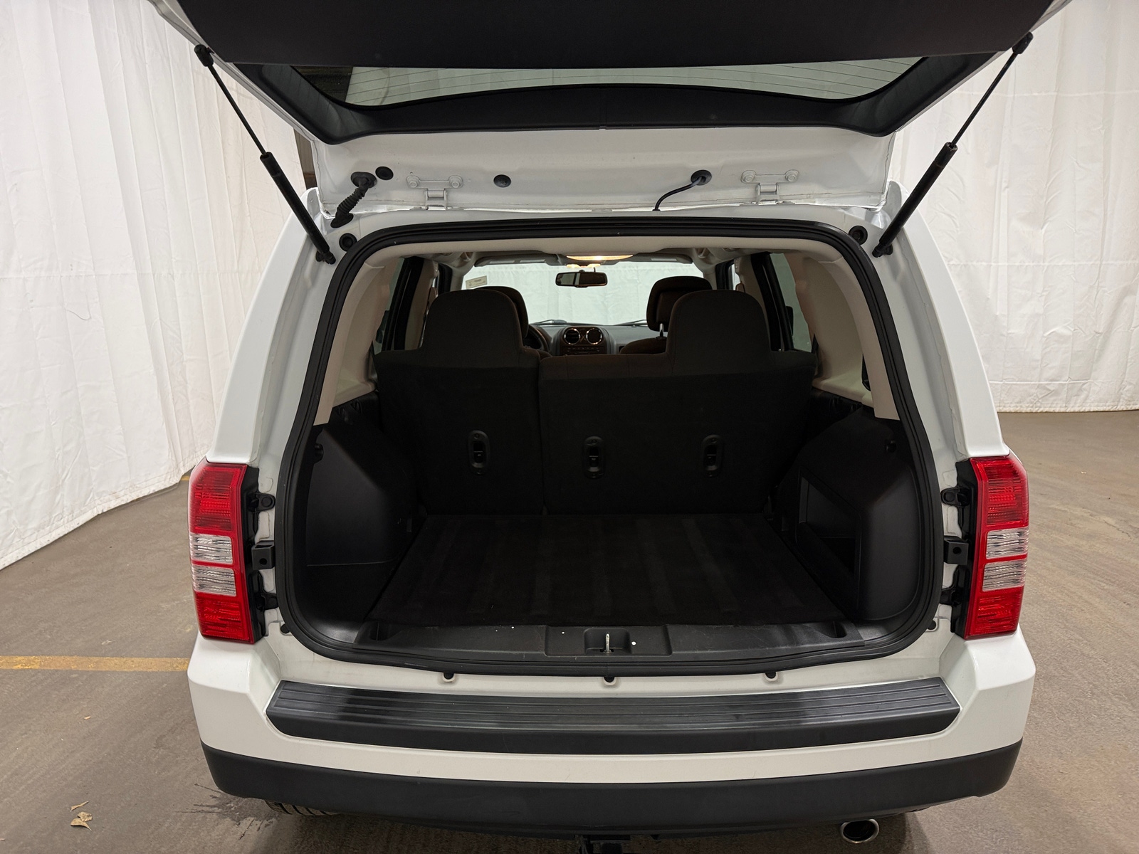 Thumbnail: 2017 Jeep Patriot - 7