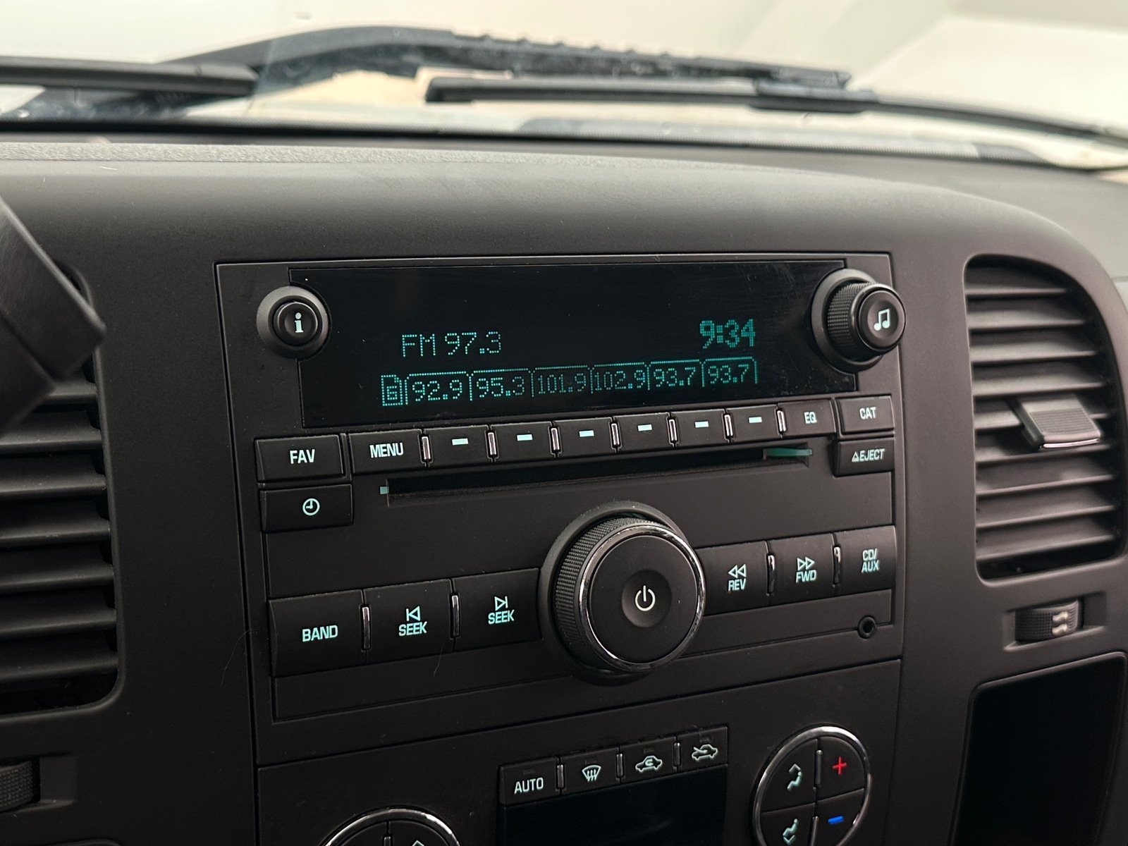 Thumbnail: 2011 Chevrolet Silverado 1500 - 4