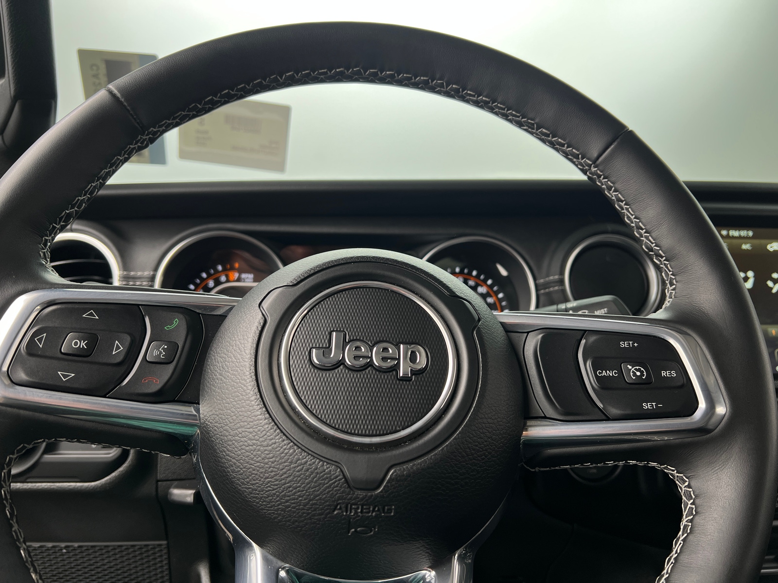 Thumbnail: 2023 Jeep Gladiator - 4