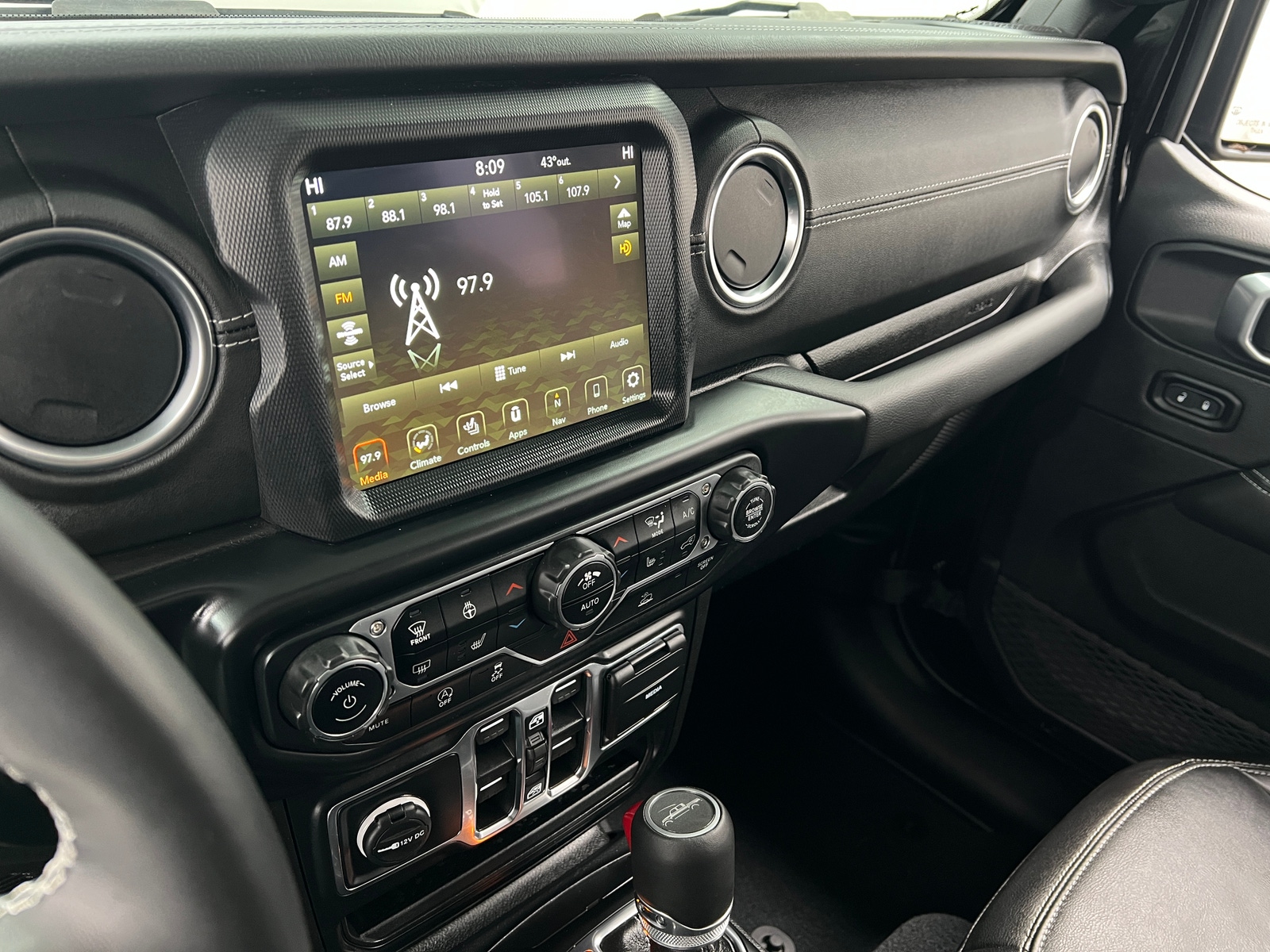 Thumbnail: 2023 Jeep Gladiator - 3