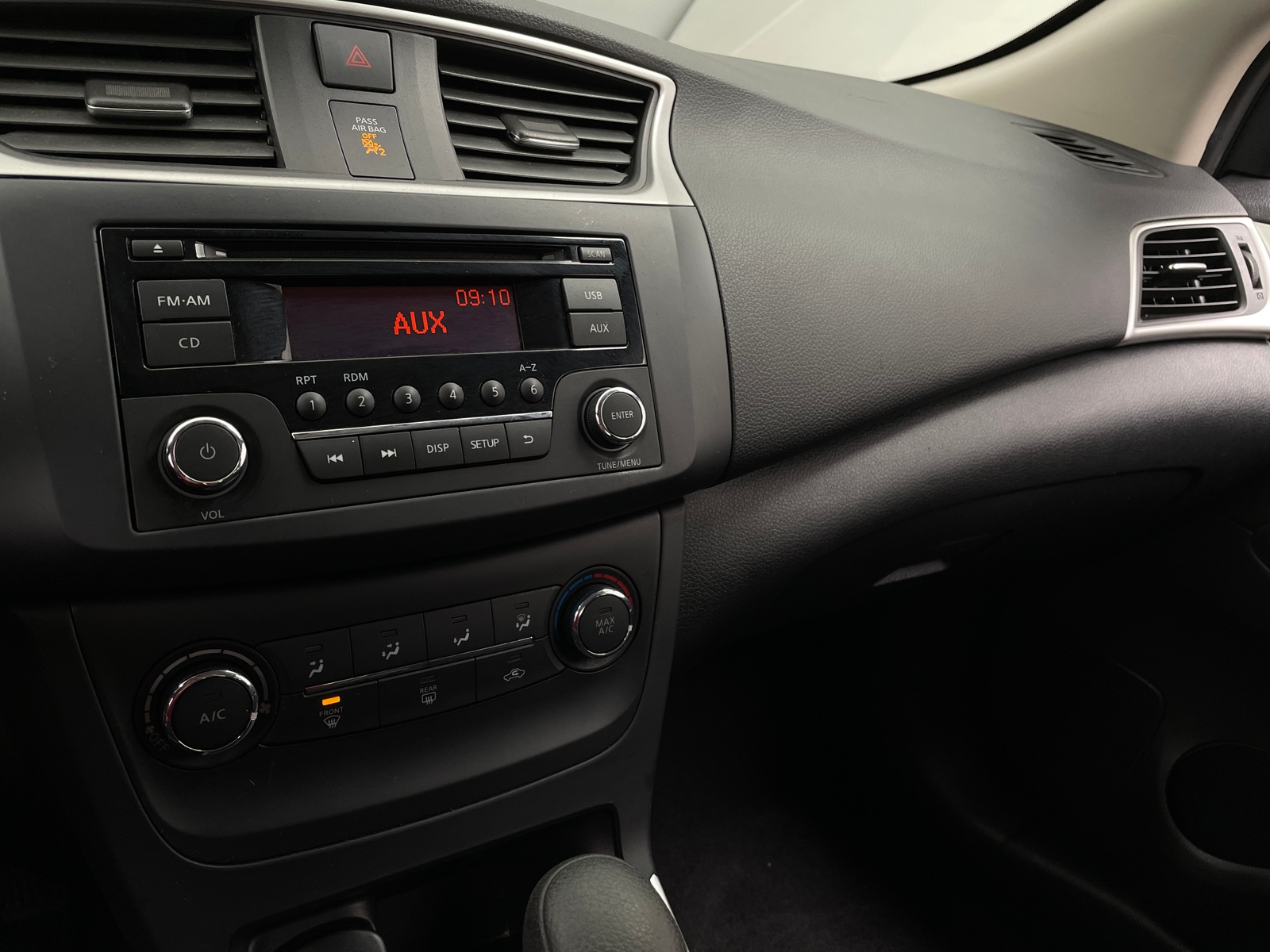 Thumbnail: 2017 Nissan Sentra - 4