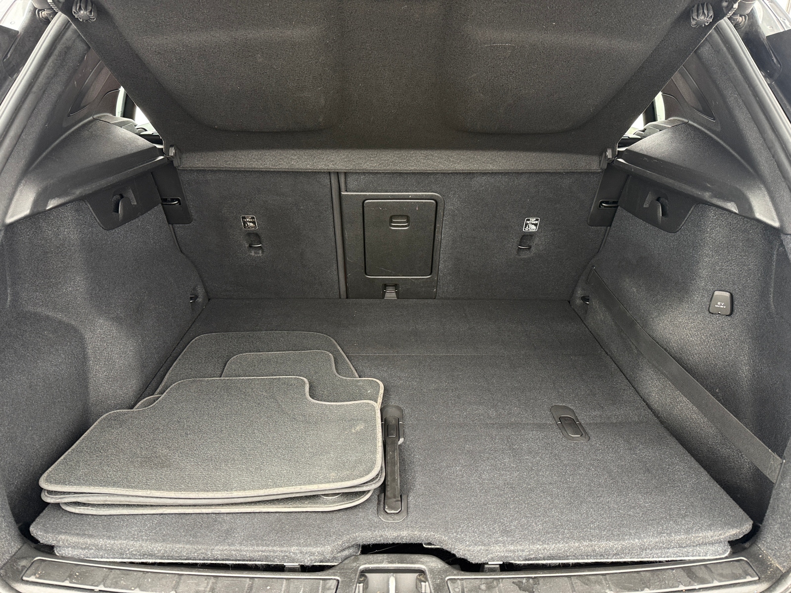 Thumbnail: 2020 Volvo XC40 - 6