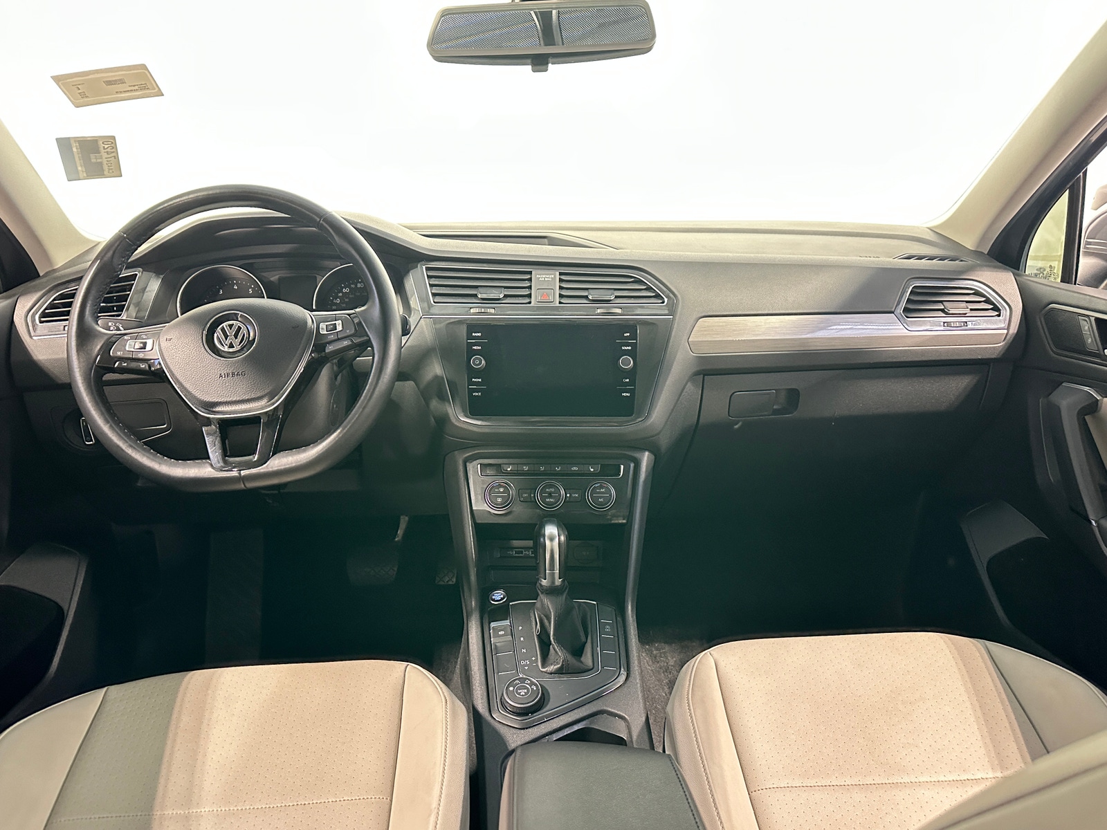 Thumbnail: 2019 Volkswagen Tiguan - 2